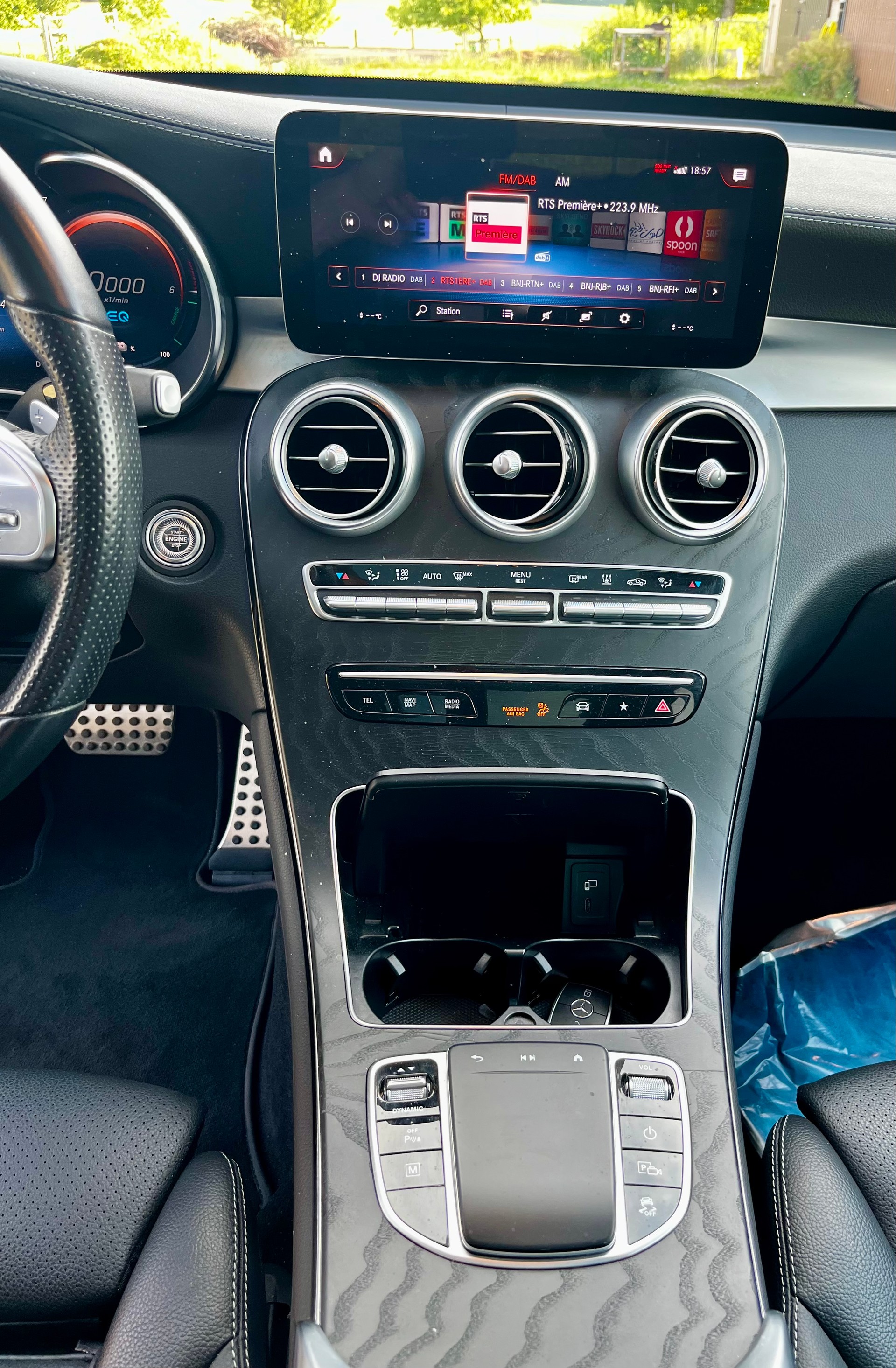 MERCEDES-BENZ GLC 300 de AMG Line 4Matic 9G-Tronic-image-6