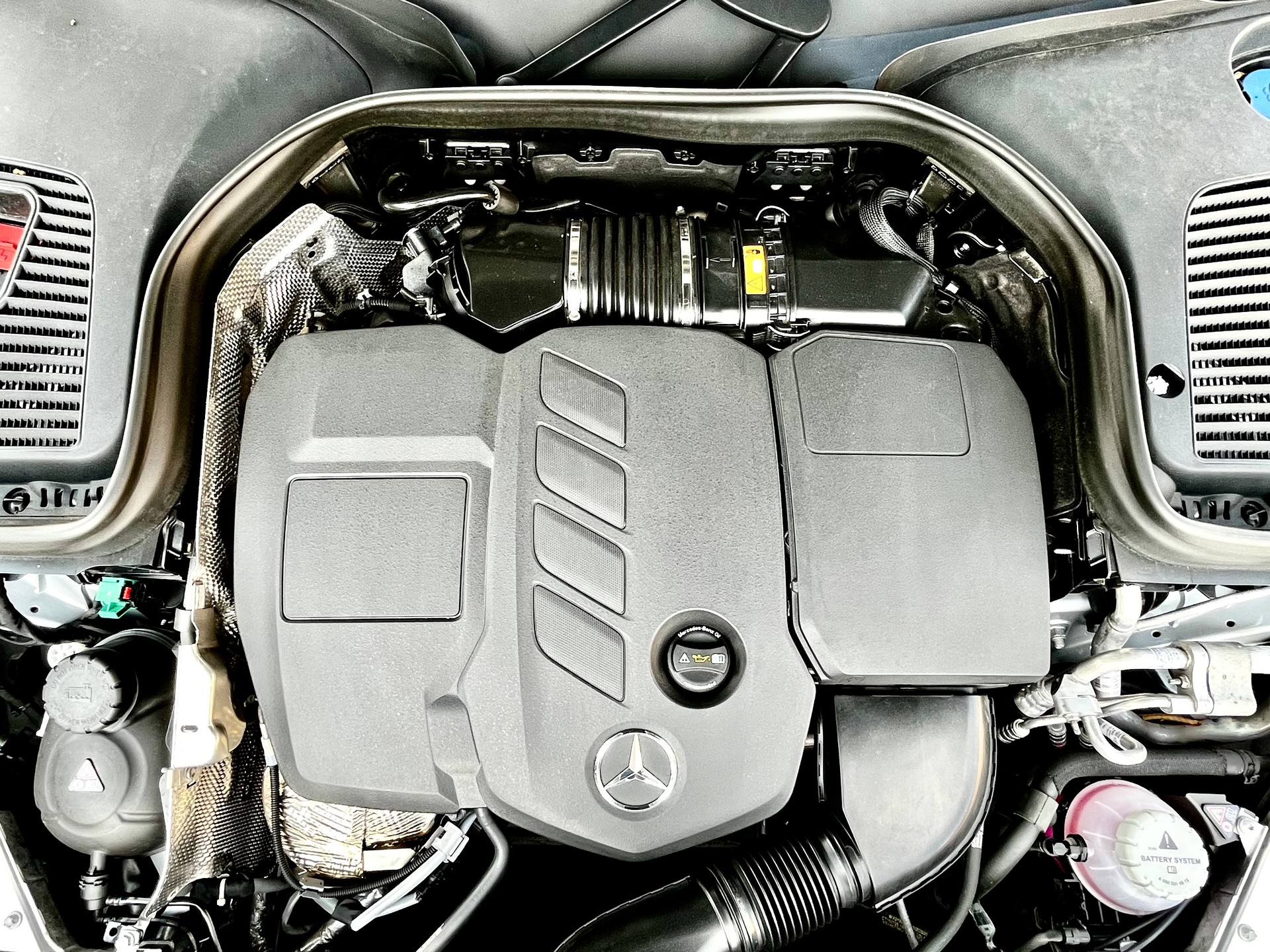 MERCEDES-BENZ GLC 300 de AMG Line 4Matic 9G-Tronic-image-18