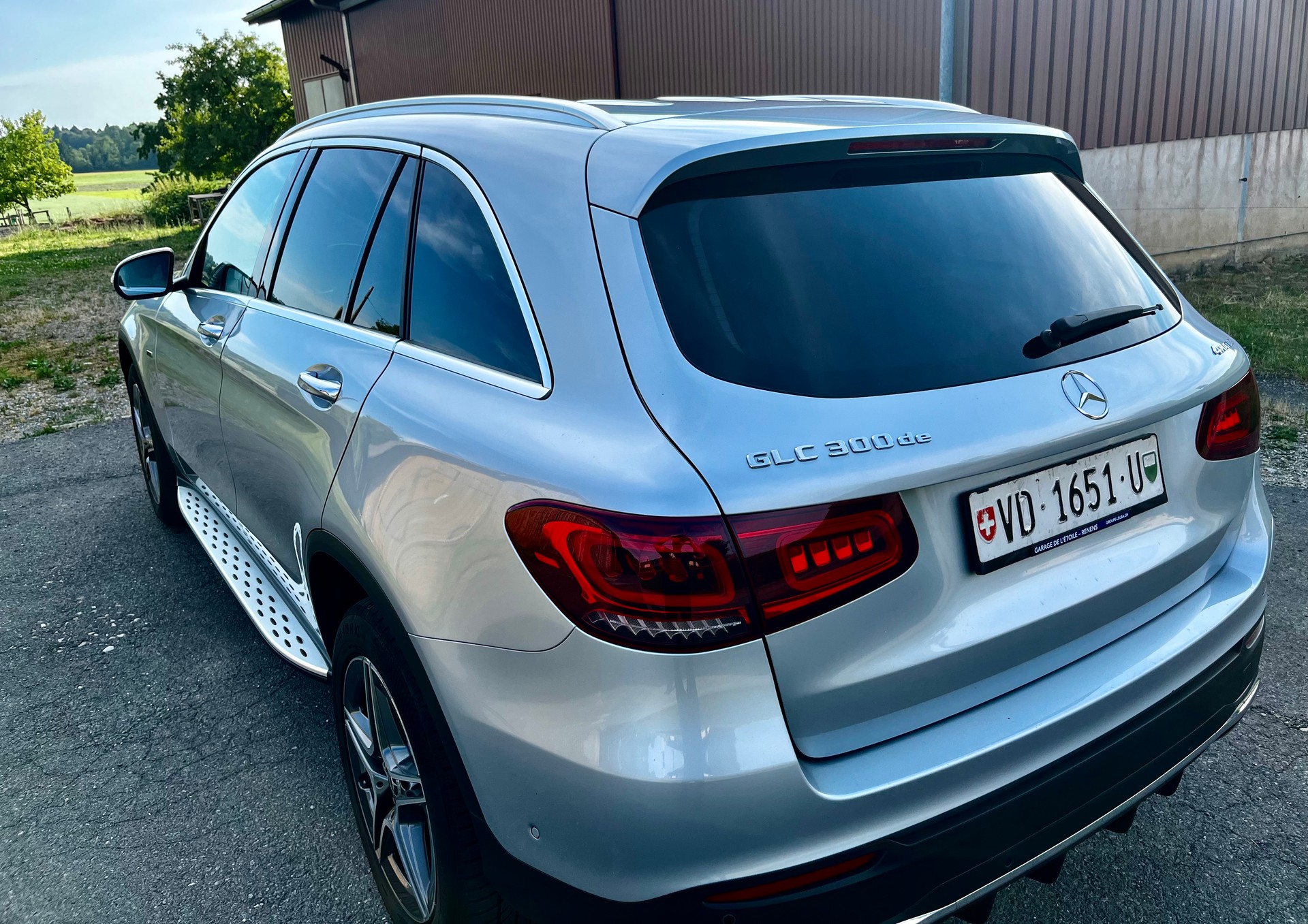 MERCEDES-BENZ GLC 300 de AMG Line 4Matic 9G-Tronic-image-11