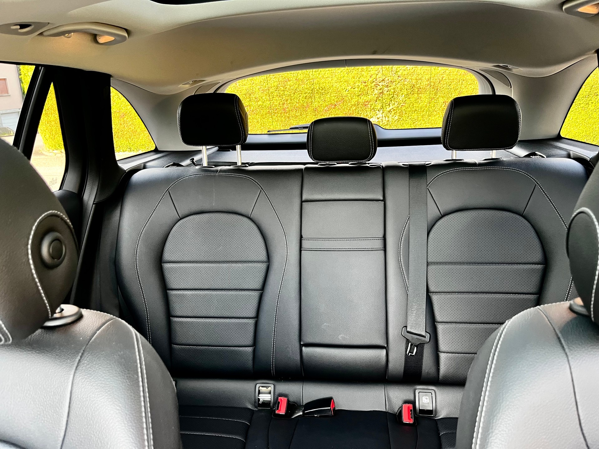 MERCEDES-BENZ GLC 300 de AMG Line 4Matic 9G-Tronic-image-9