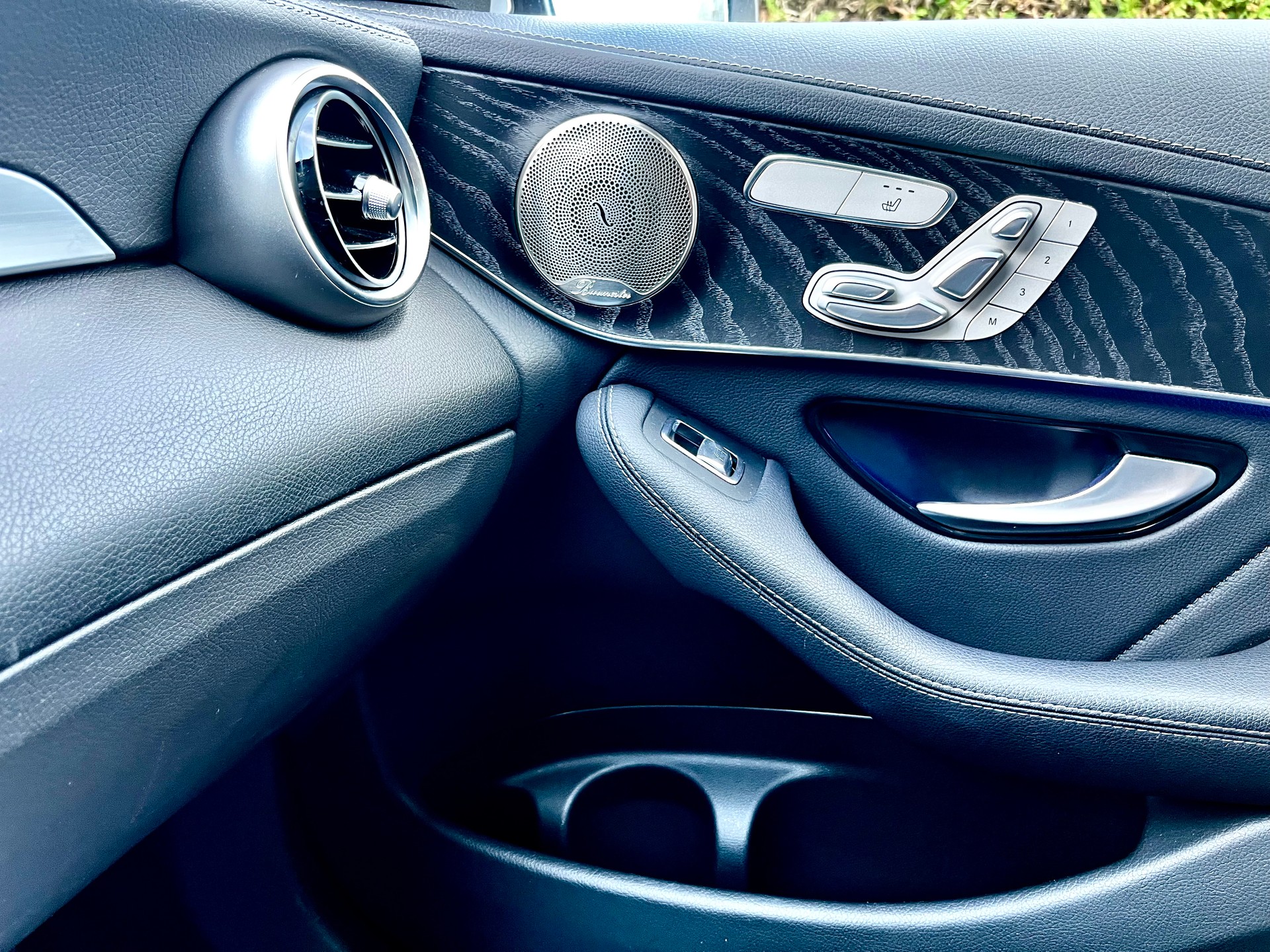 MERCEDES-BENZ GLC 300 de AMG Line 4Matic 9G-Tronic-image-7