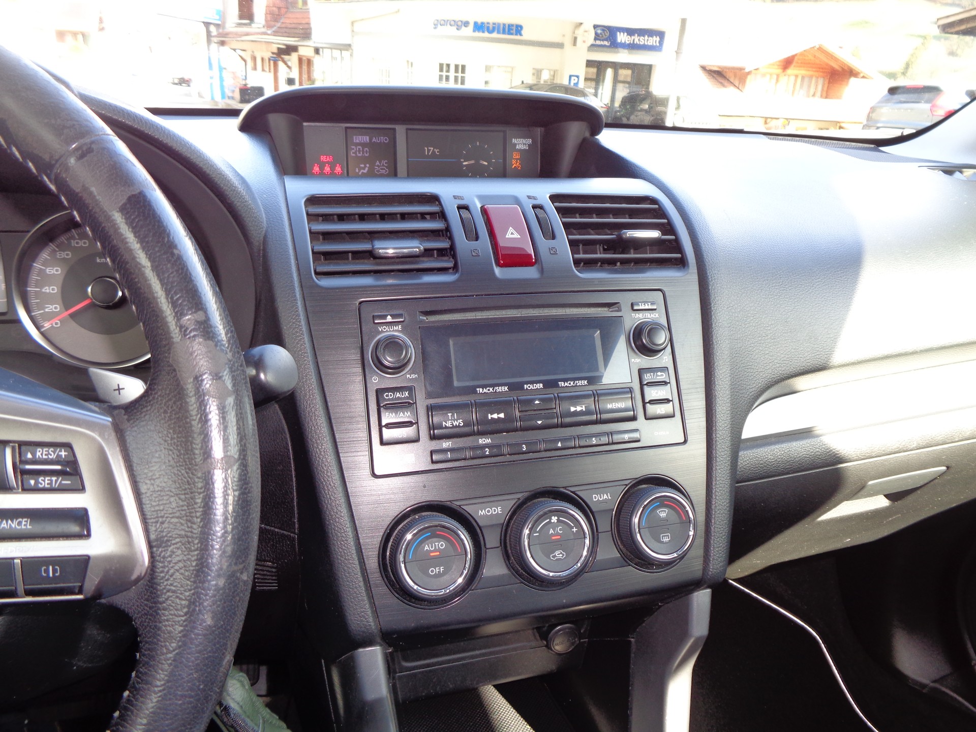 SUBARU Forester 2.0i Swiss Lineartronic-image-11
