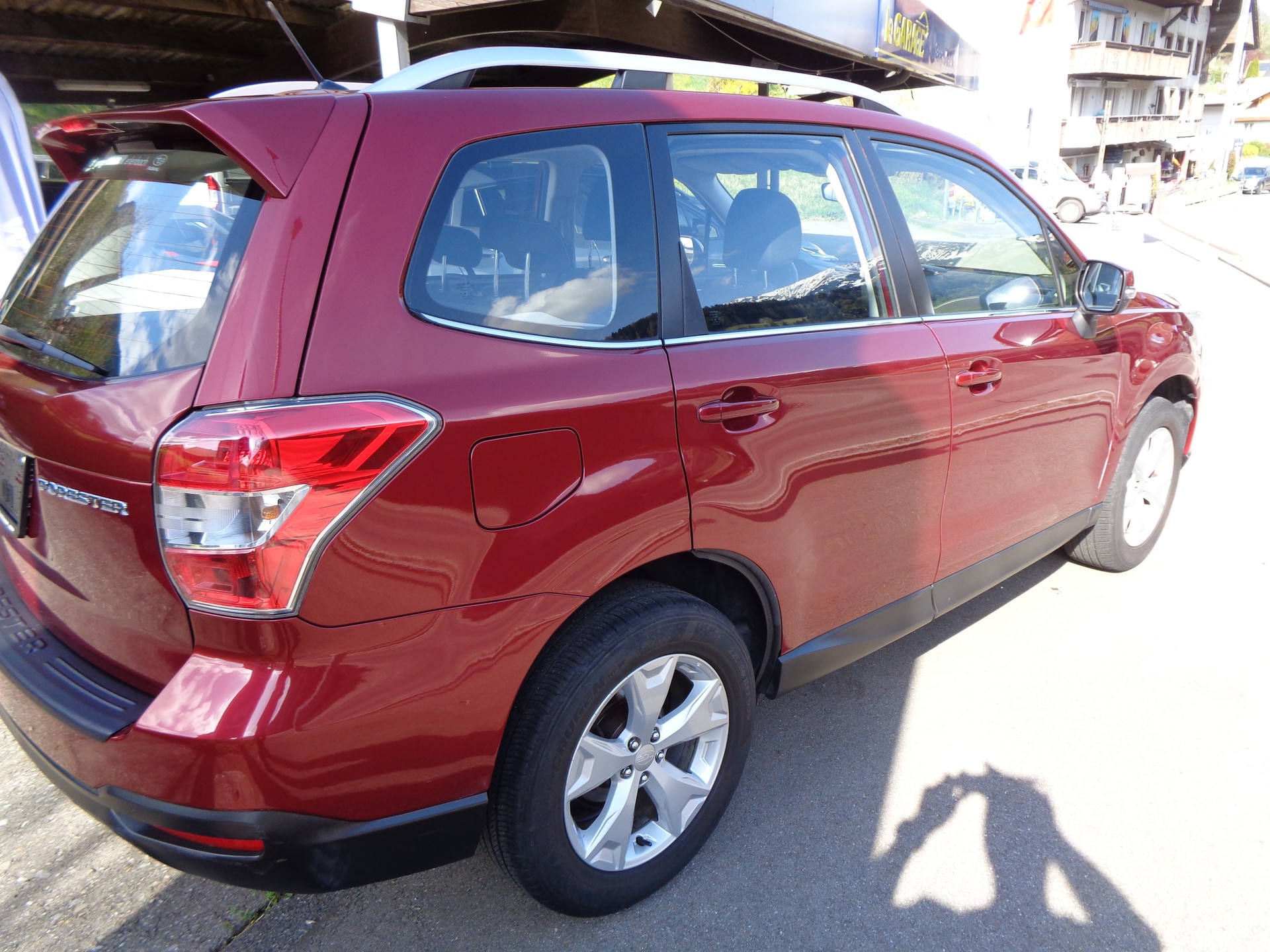 SUBARU Forester 2.0i Swiss Lineartronic-image-4
