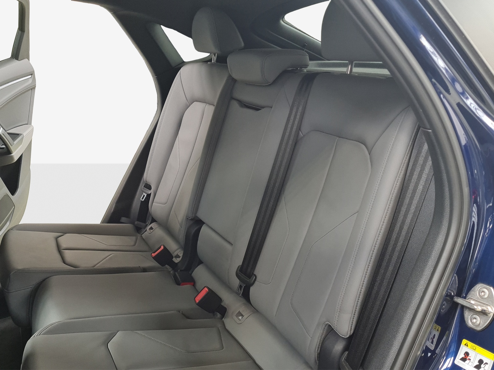 AUDI Q3 Sportback 45 TFSI S line quattro S-tronic-image-11