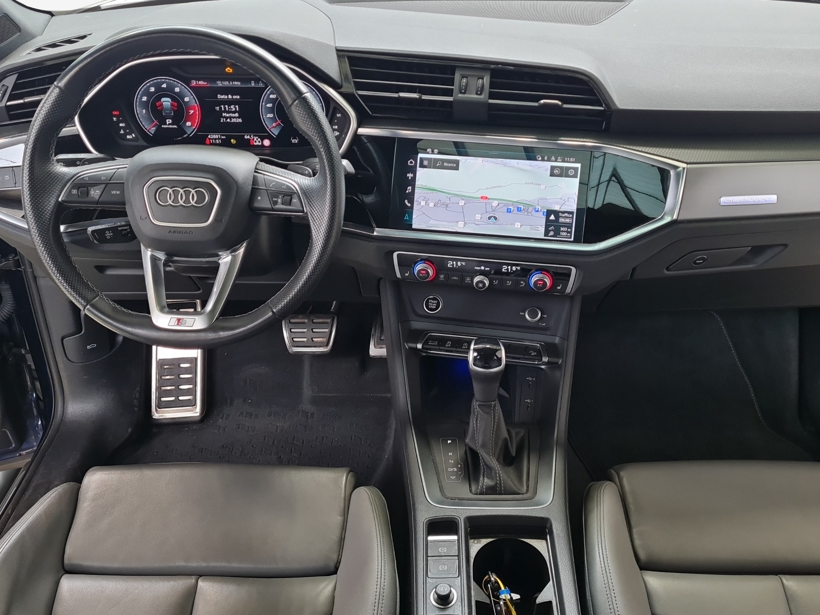 AUDI Q3 Sportback 45 TFSI S line quattro S-tronic-image-8