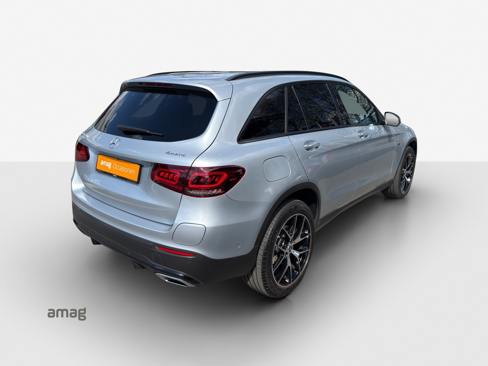 MERCEDES-BENZ GLC 300 de AMG Line 4Matic 9G-Tronic-image-4