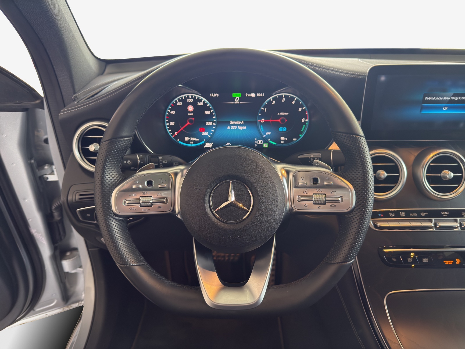 MERCEDES-BENZ GLC 300 de AMG Line 4Matic 9G-Tronic-image-9