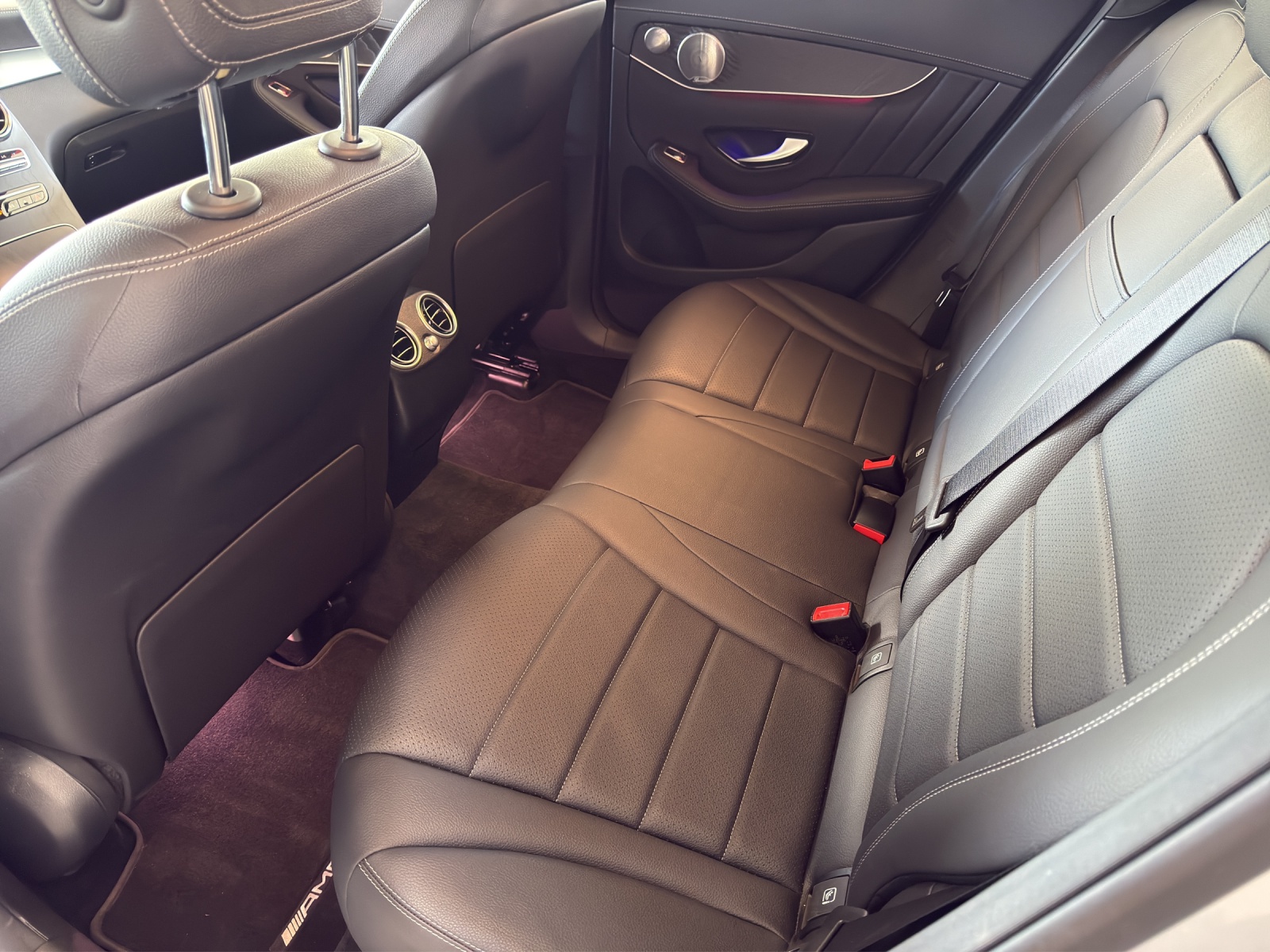 MERCEDES-BENZ GLC 300 de AMG Line 4Matic 9G-Tronic-image-11