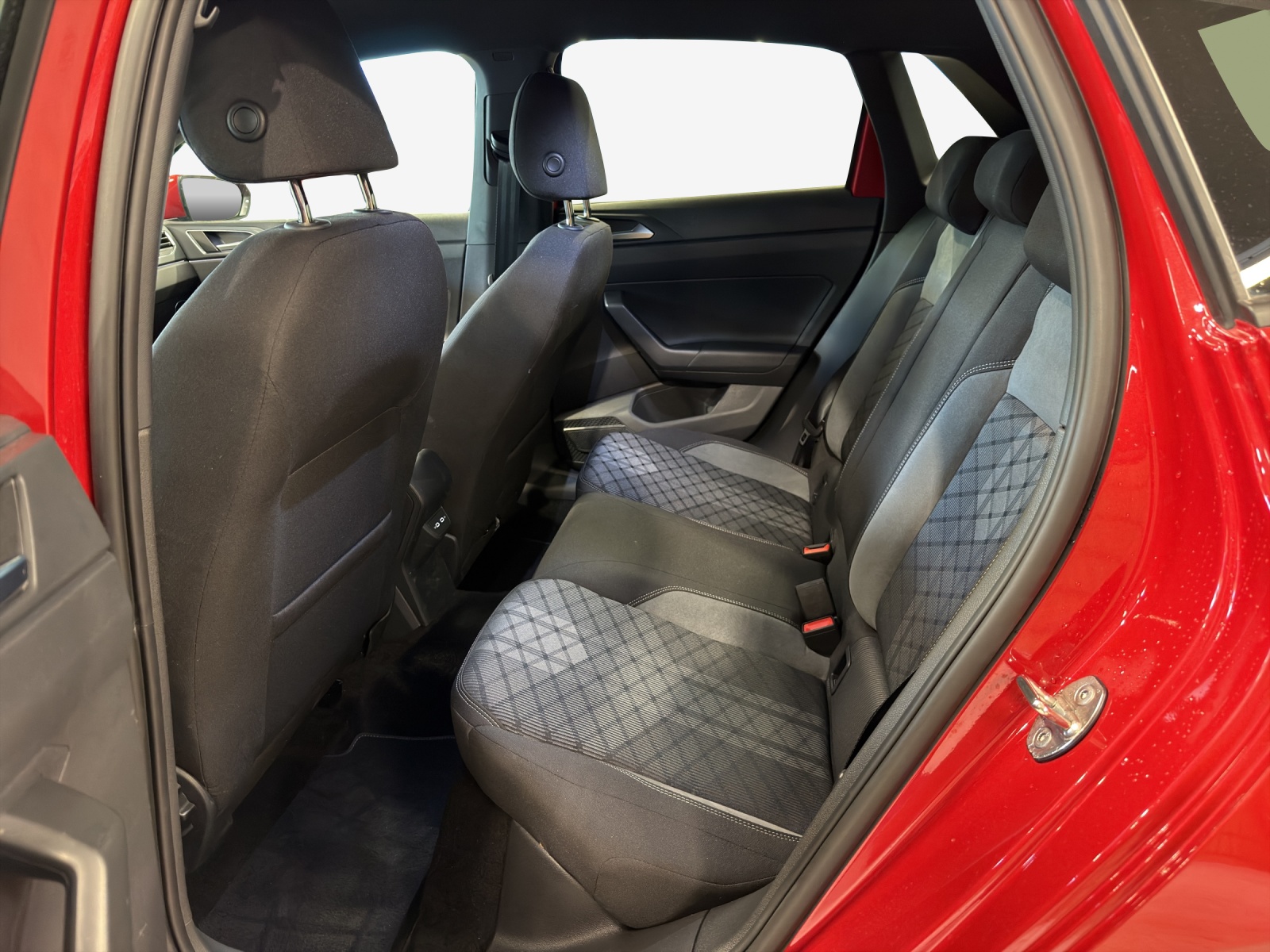 VW Polo 1.0 TSI R-Line DSG-image-11
