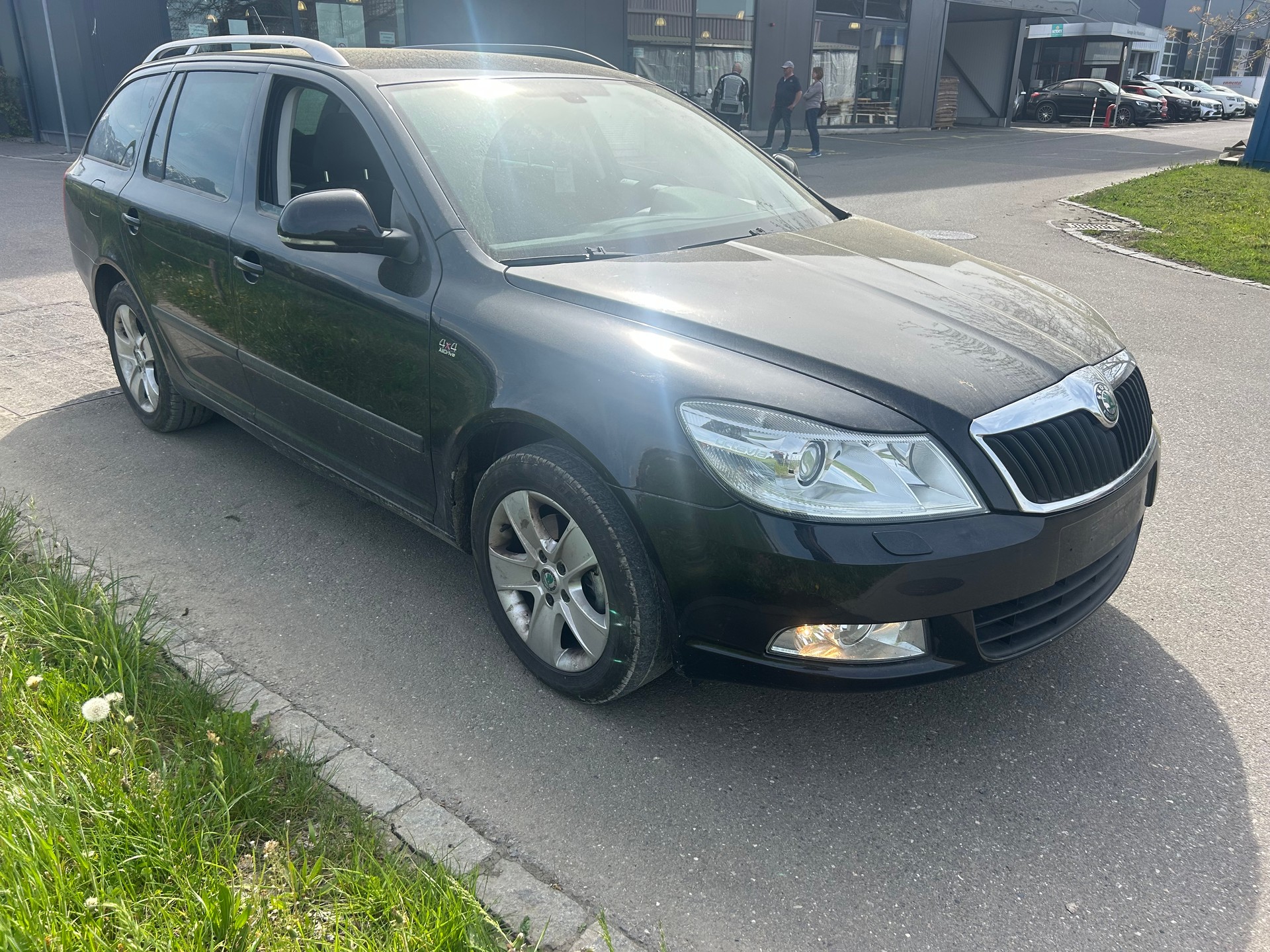 SKODA Octavia Combi 2.0 TDI Ambition 4x4 DSG-image-1