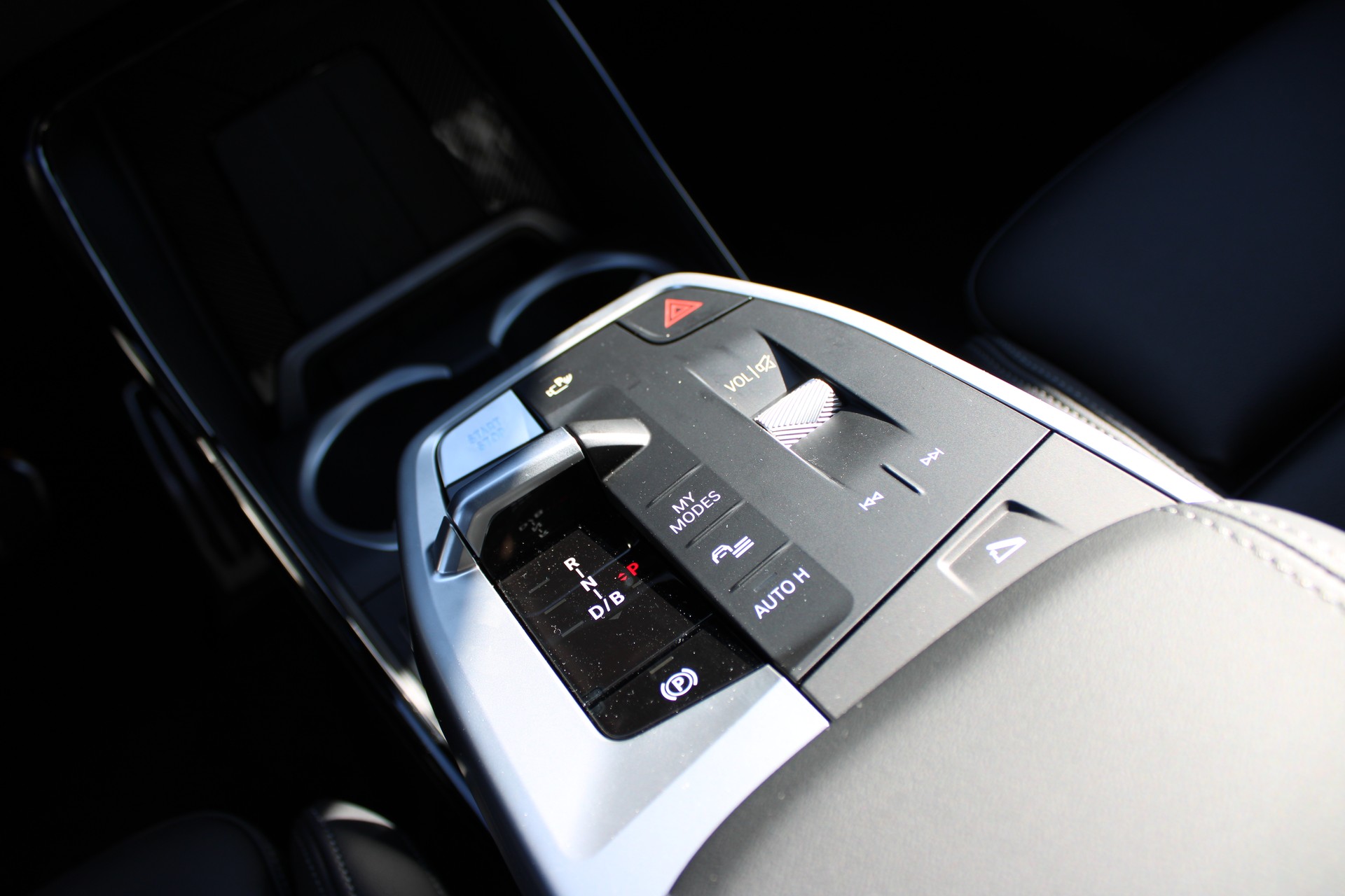 BMW iX2 xDrive 30 M Sport Pro-image-16