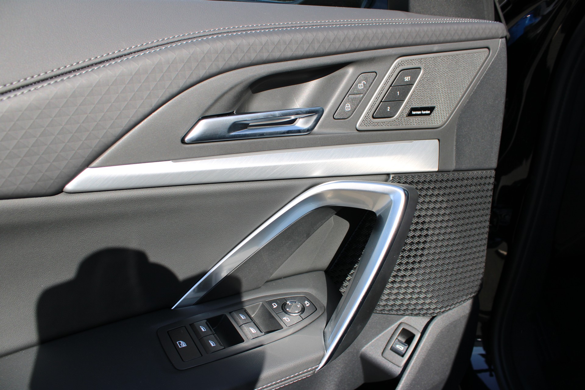 BMW iX2 xDrive 30 M Sport Pro-image-11