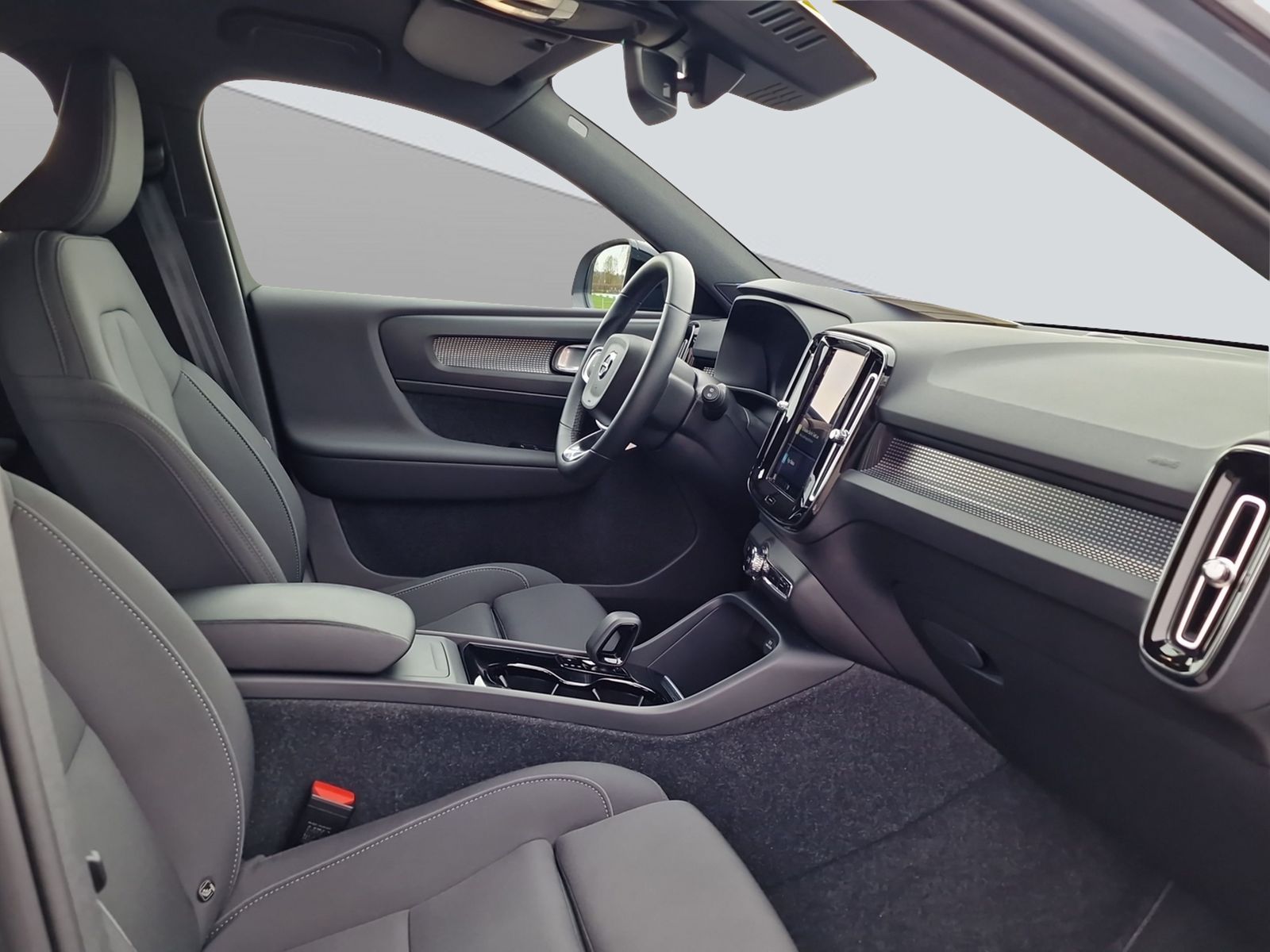 VOLVO XC40 P6 Plus-image-14