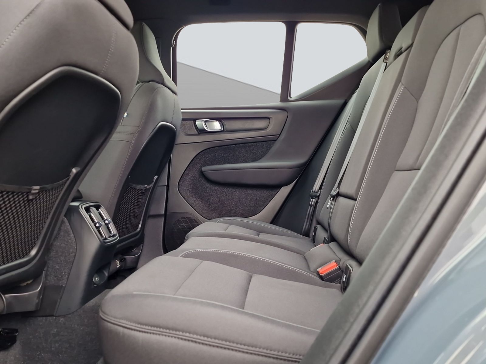 VOLVO XC40 P6 Plus-image-13