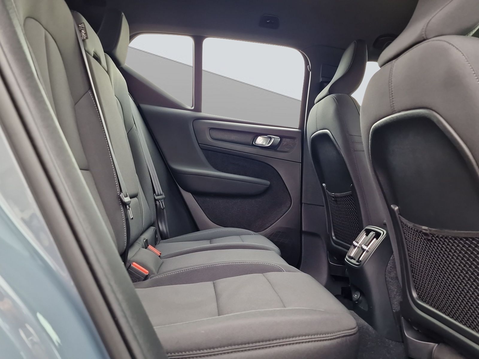 VOLVO XC40 P6 Plus-image-10