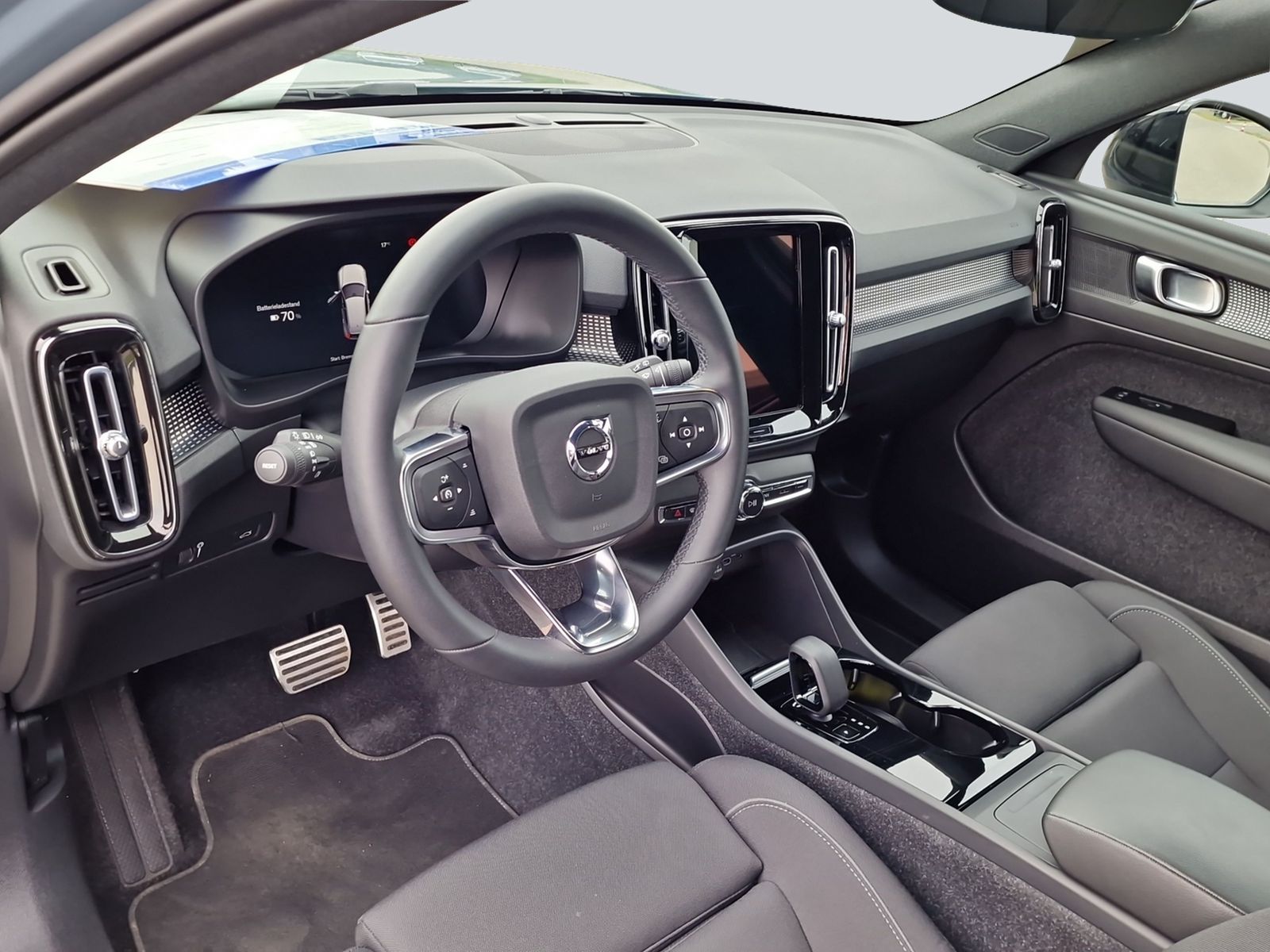 VOLVO XC40 P6 Plus-image-9