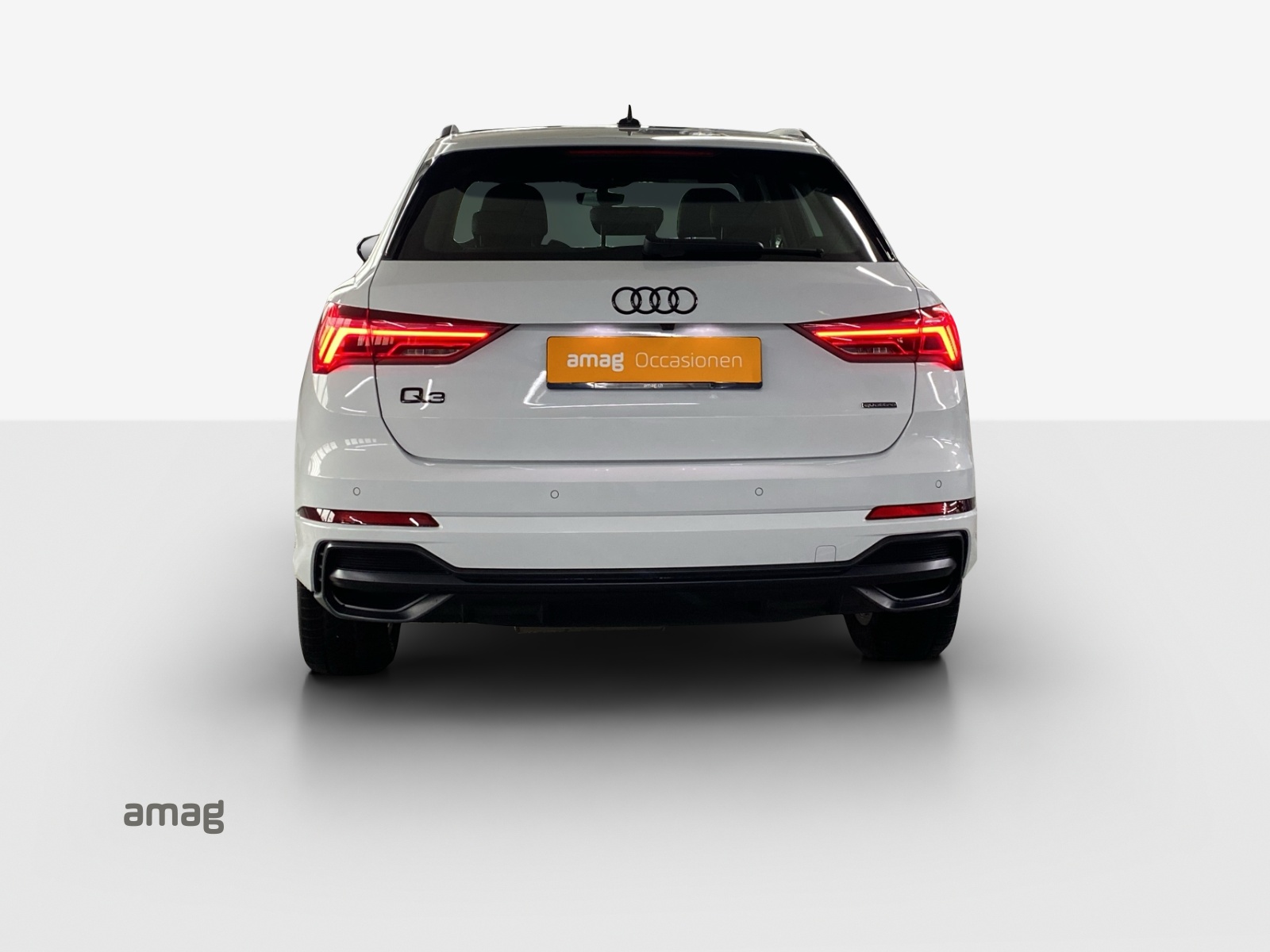 AUDI Q3 35 TDI S line Attraction quattro S-tronic-showroom-element-3