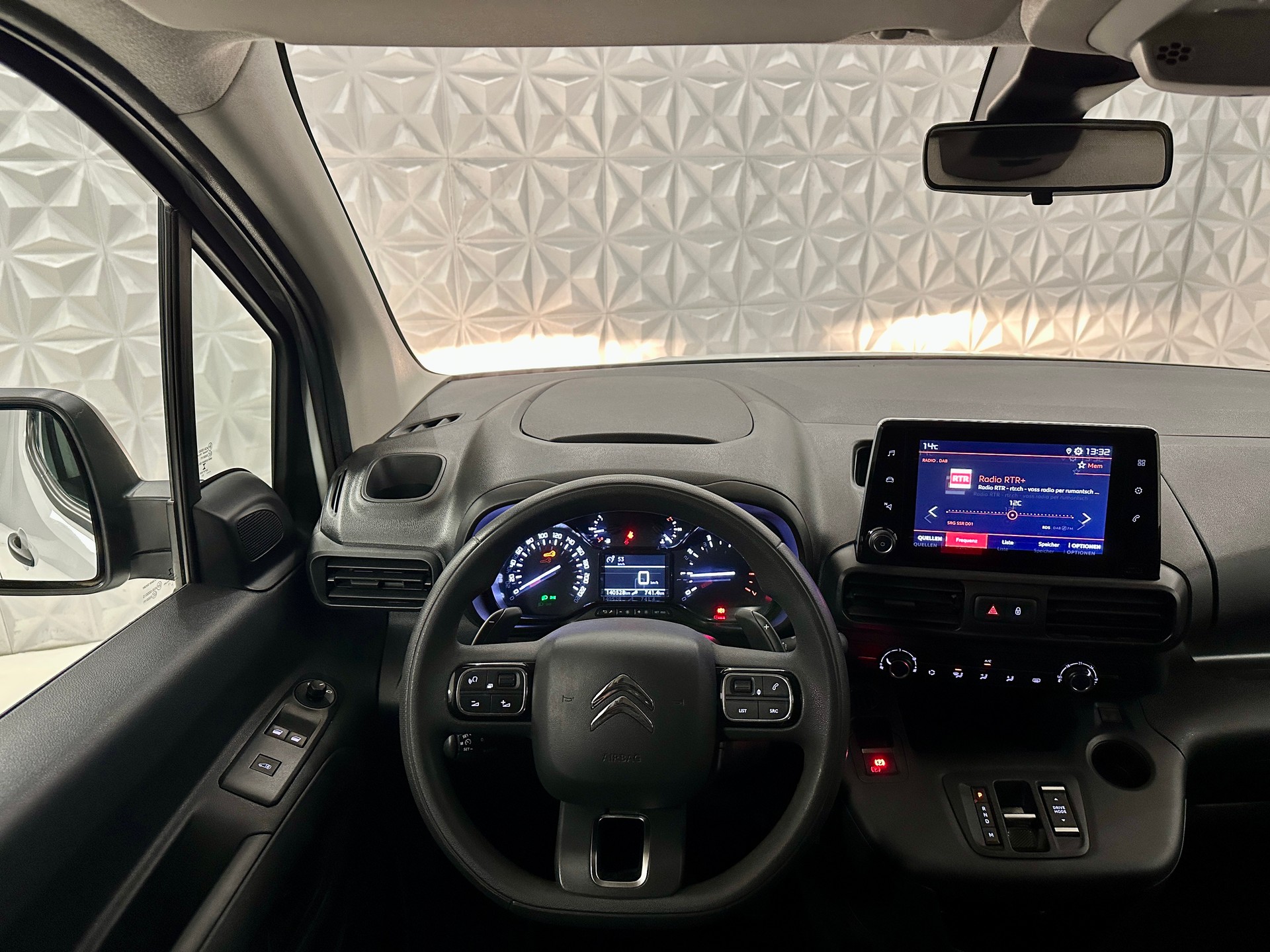 CITROEN Berlingo Van 1.2 Pure Tech 130 s/s Club EAT8 1000kg-image-19