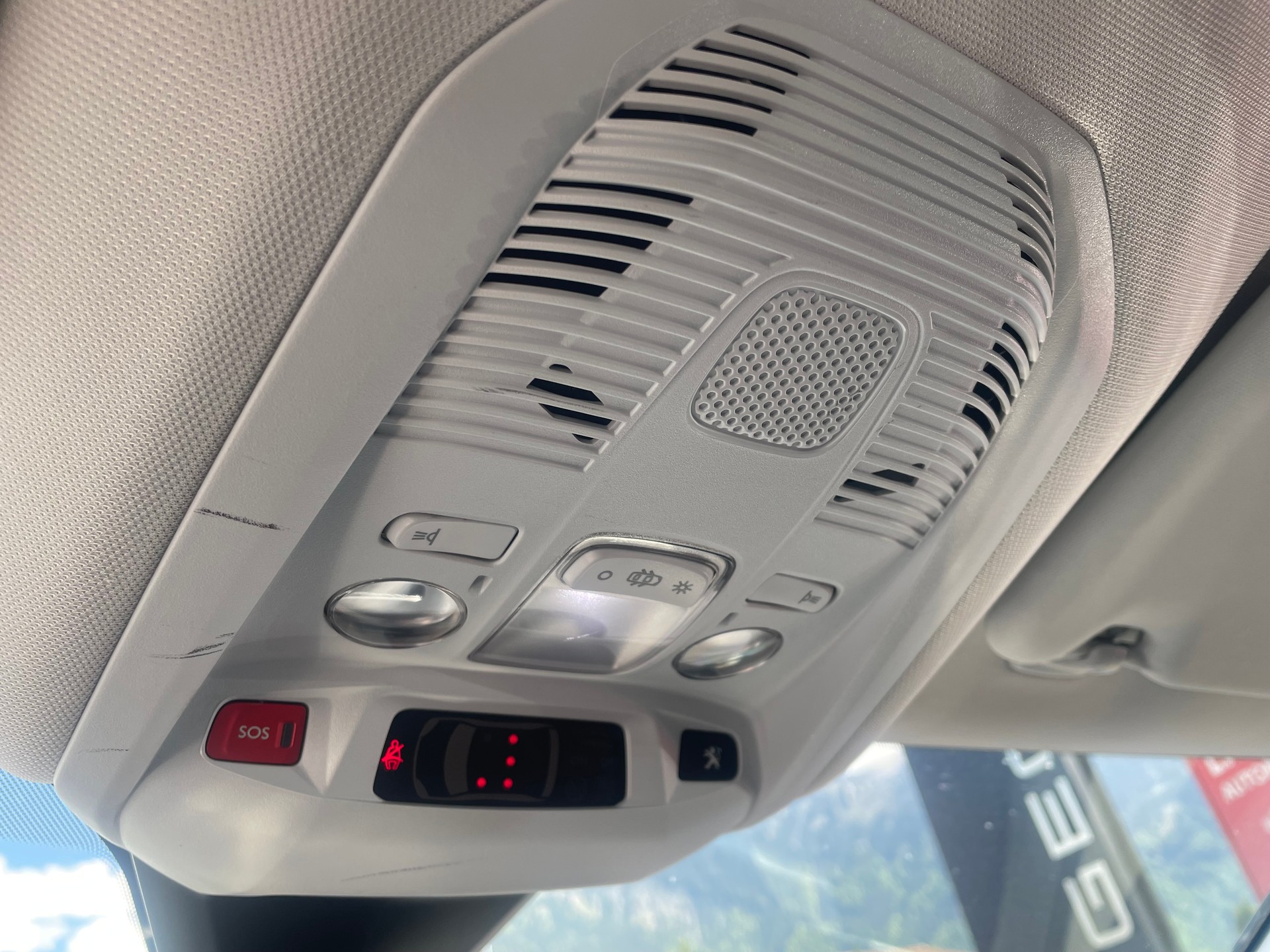 PEUGEOT 3008 1.6 THP Allure EAT-image-9