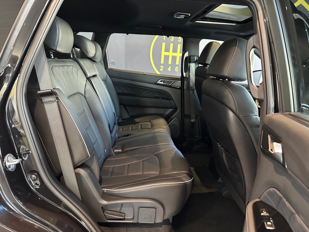 KGM-SsangYong Rexton 2.2 CRDi 7 Pl. Blackline 4WD AT-image-19