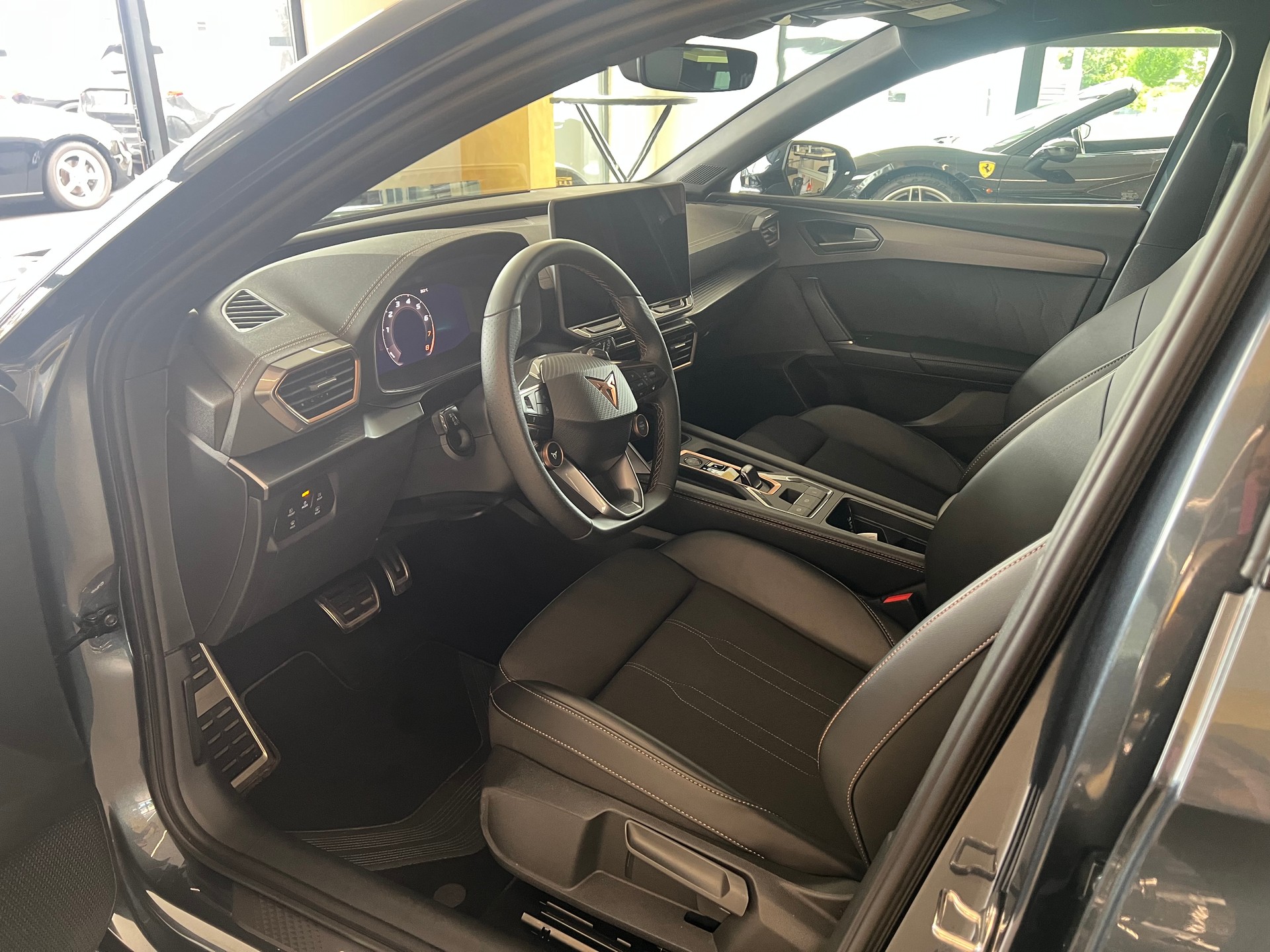 CUPRA LEON ST 1.5 eTSI DSG-image-8