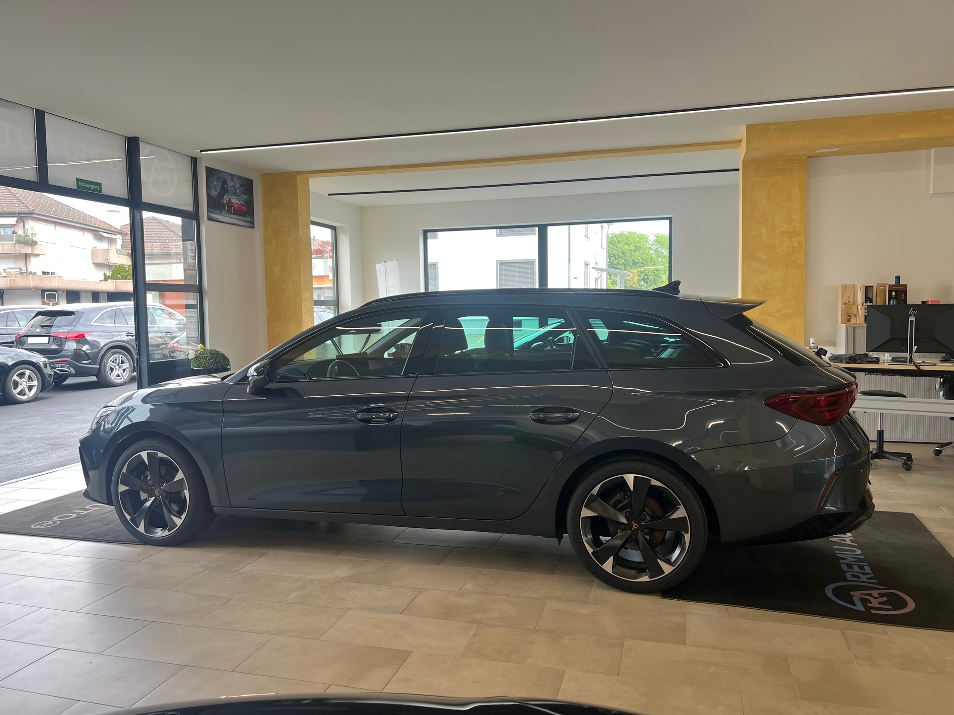 CUPRA LEON ST 1.5 eTSI DSG-image-5