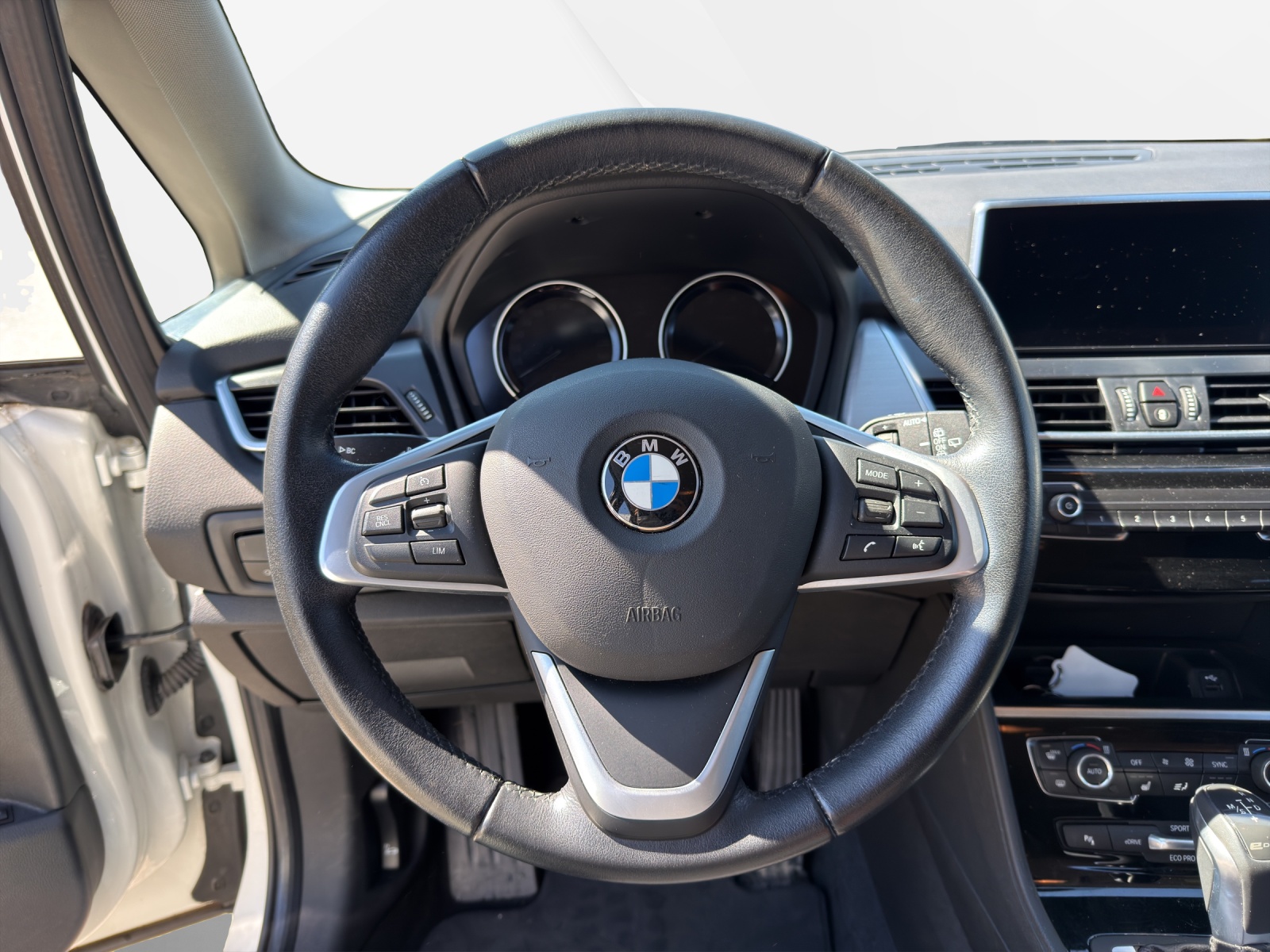BMW 225xe Active Tourer-image-14