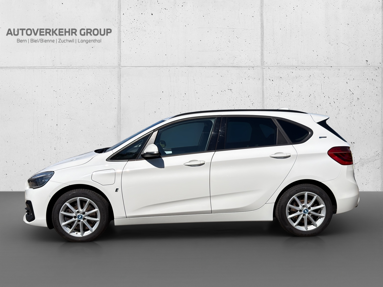 BMW 225xe Active Tourer-image-2