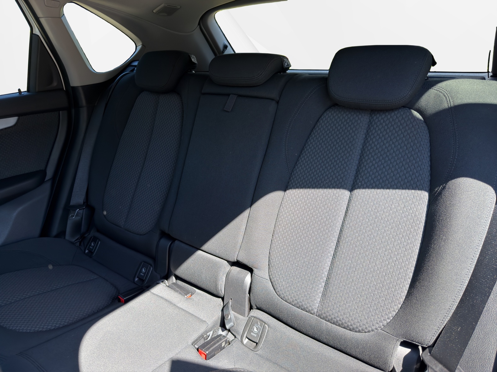 BMW 225xe Active Tourer-image-19