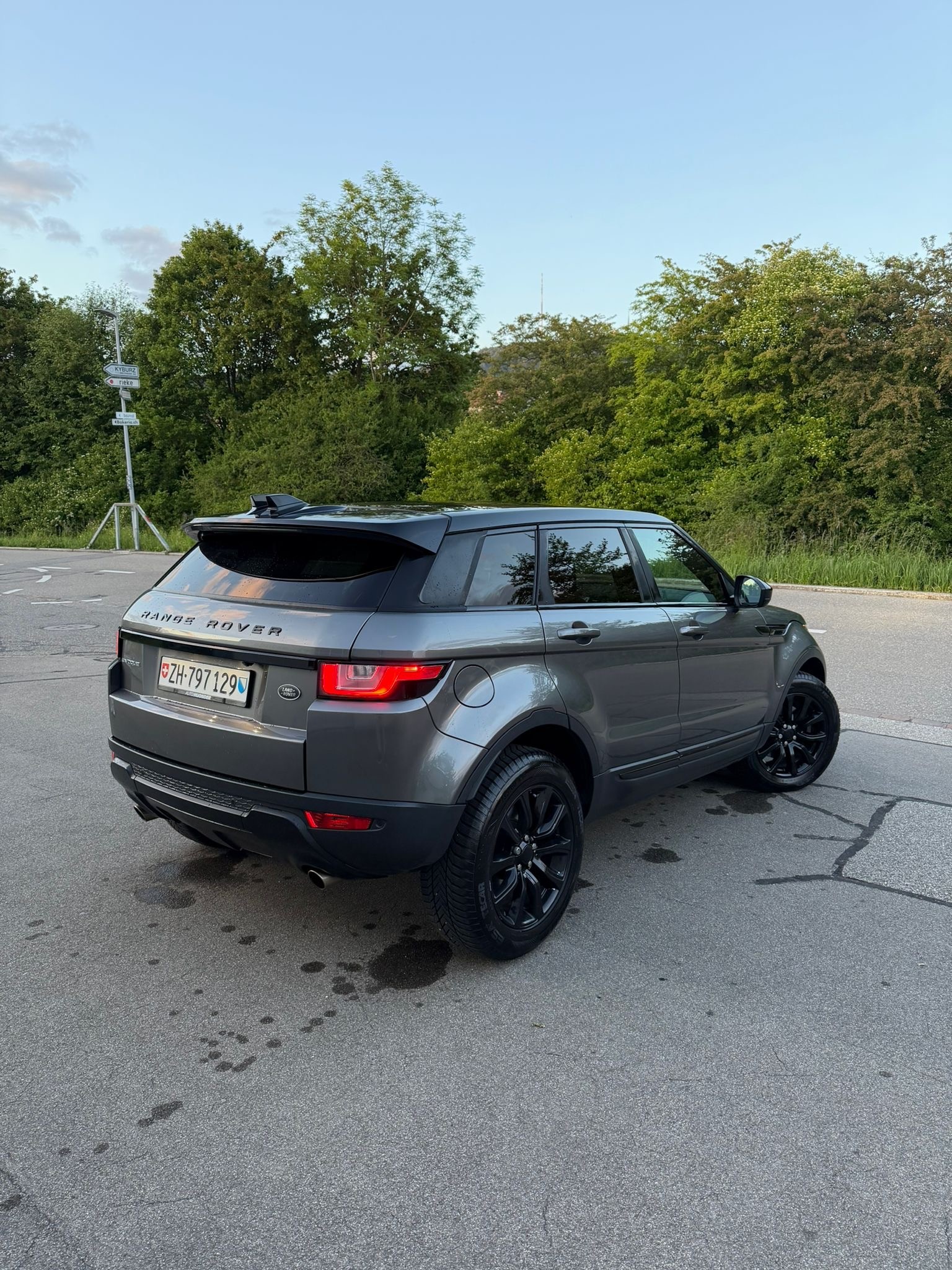LAND ROVER 2.0 TD4 SE-image-1