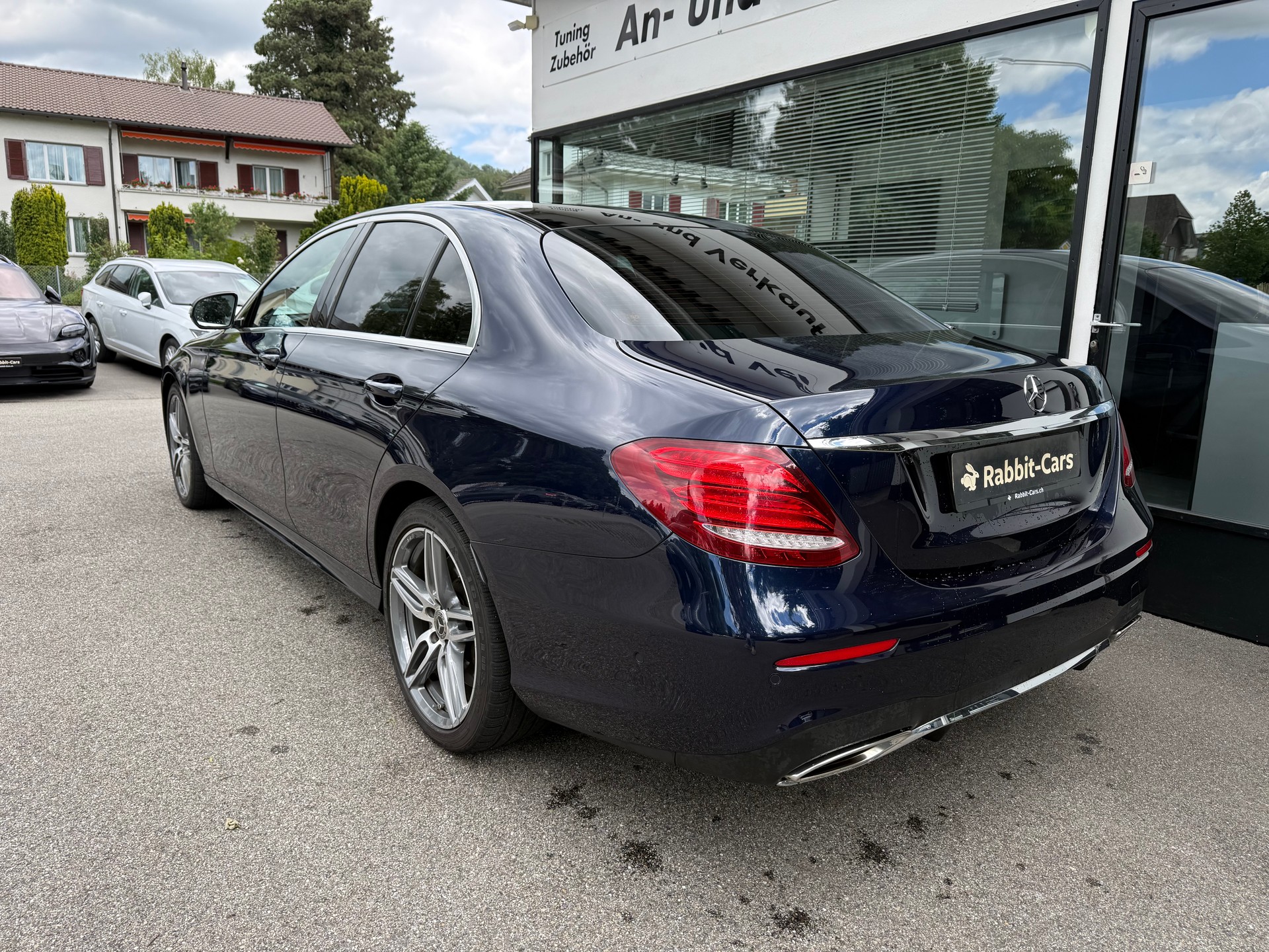 MERCEDES-BENZ E 400 AMG Line 4Matic 9G-Tronic-image-3