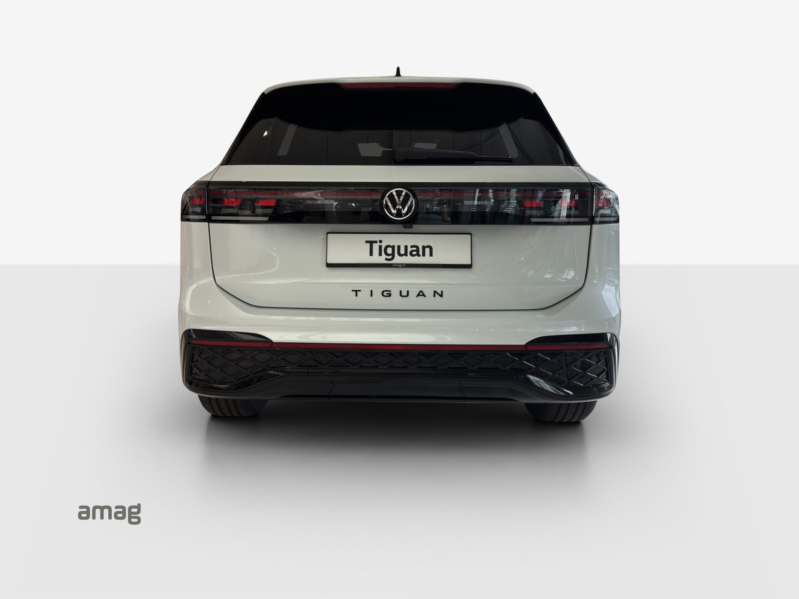 VW Tiguan 2.0 TSI DSG R-Line 4Motion-image-3