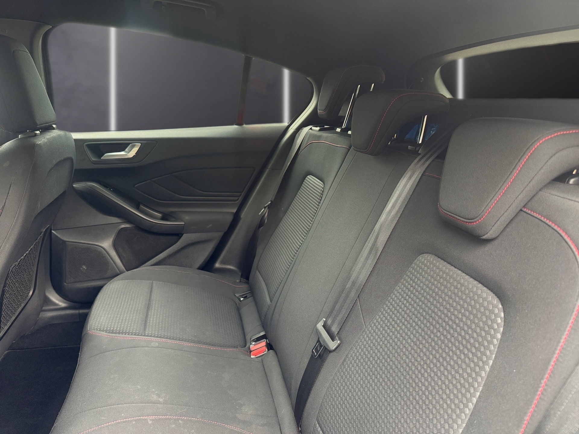 FORD Focus 1.0 Ecob 125 ST-Line-image-6