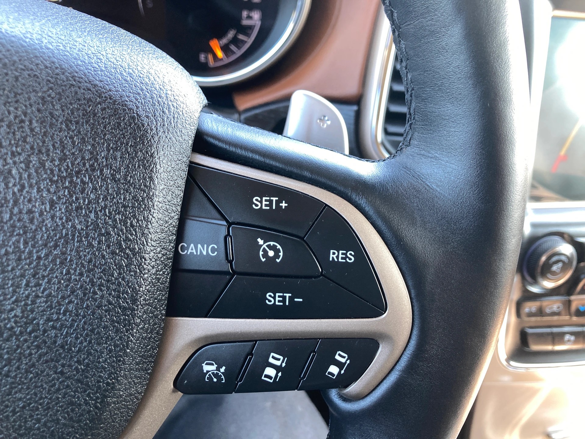 JEEP Grand Cherokee 3.0 CRD Summit Automatic-image-14