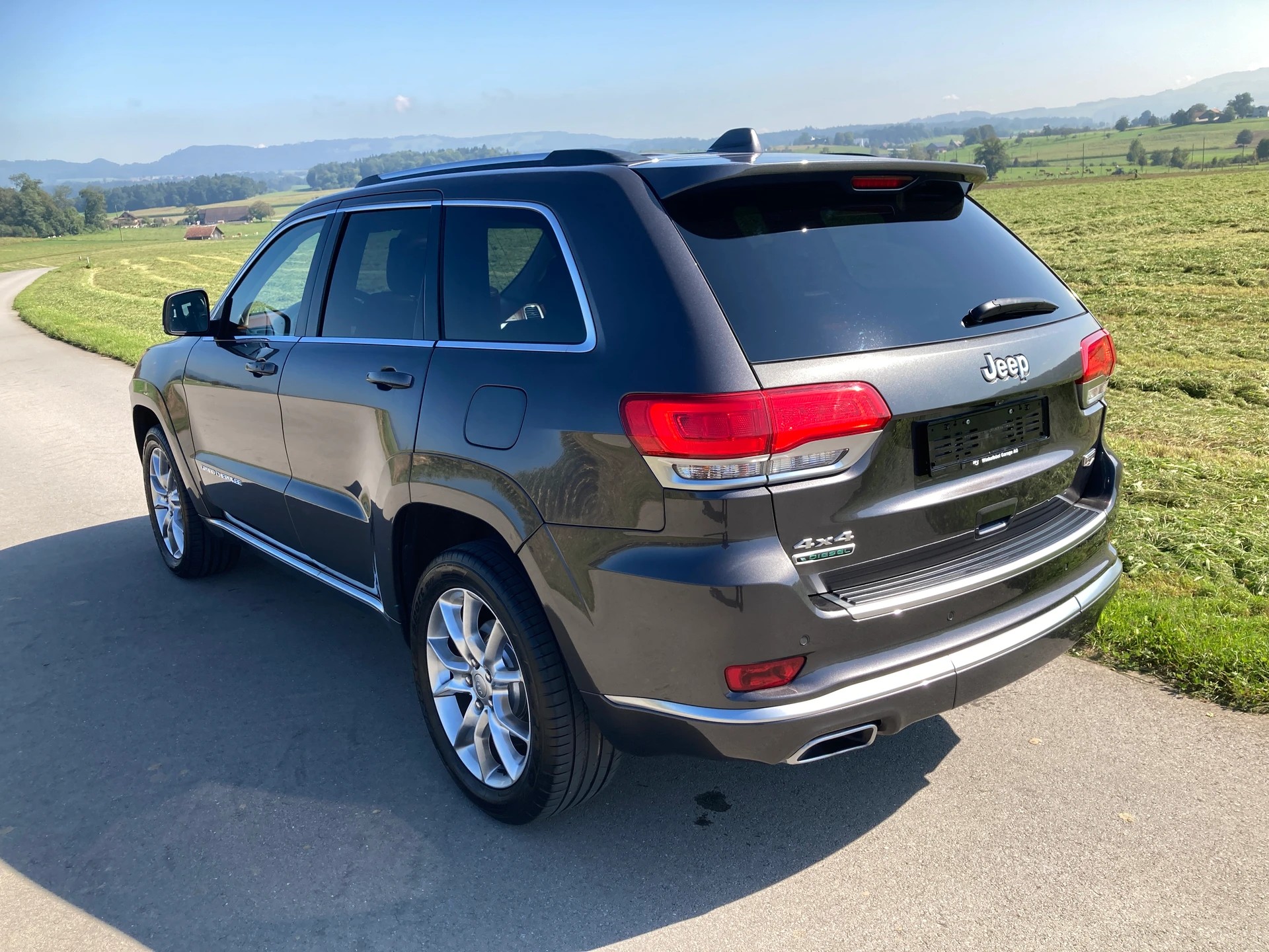 JEEP Grand Cherokee 3.0 CRD Summit Automatic-image-3