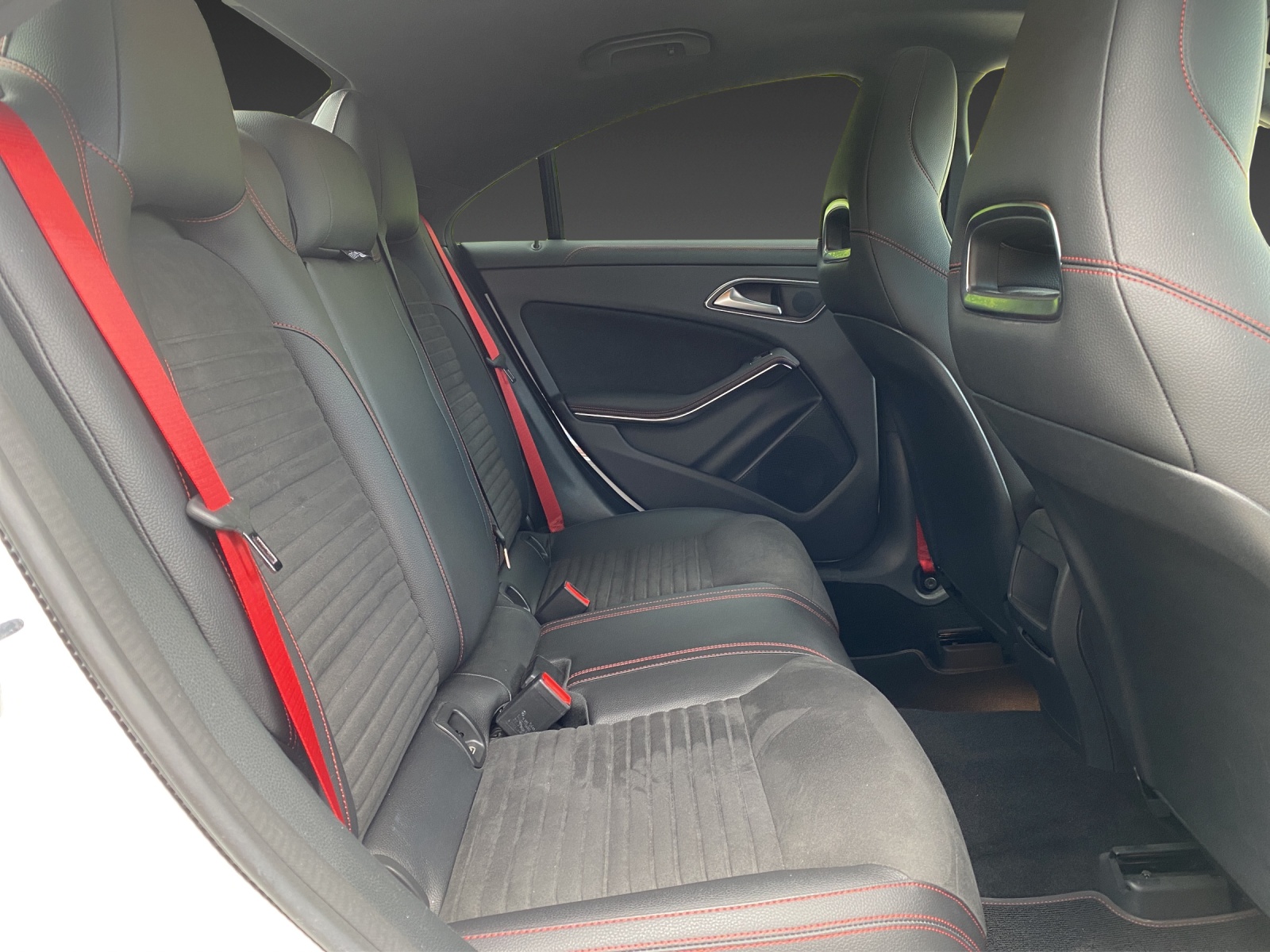 MERCEDES-BENZ CLA 45 AMG 4Matic AMG Aerodynamik + Performance Abgasanlage-image-16