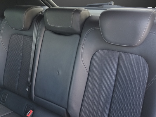 AUDI Q2 2.0 TFSI sport quattro-image-9