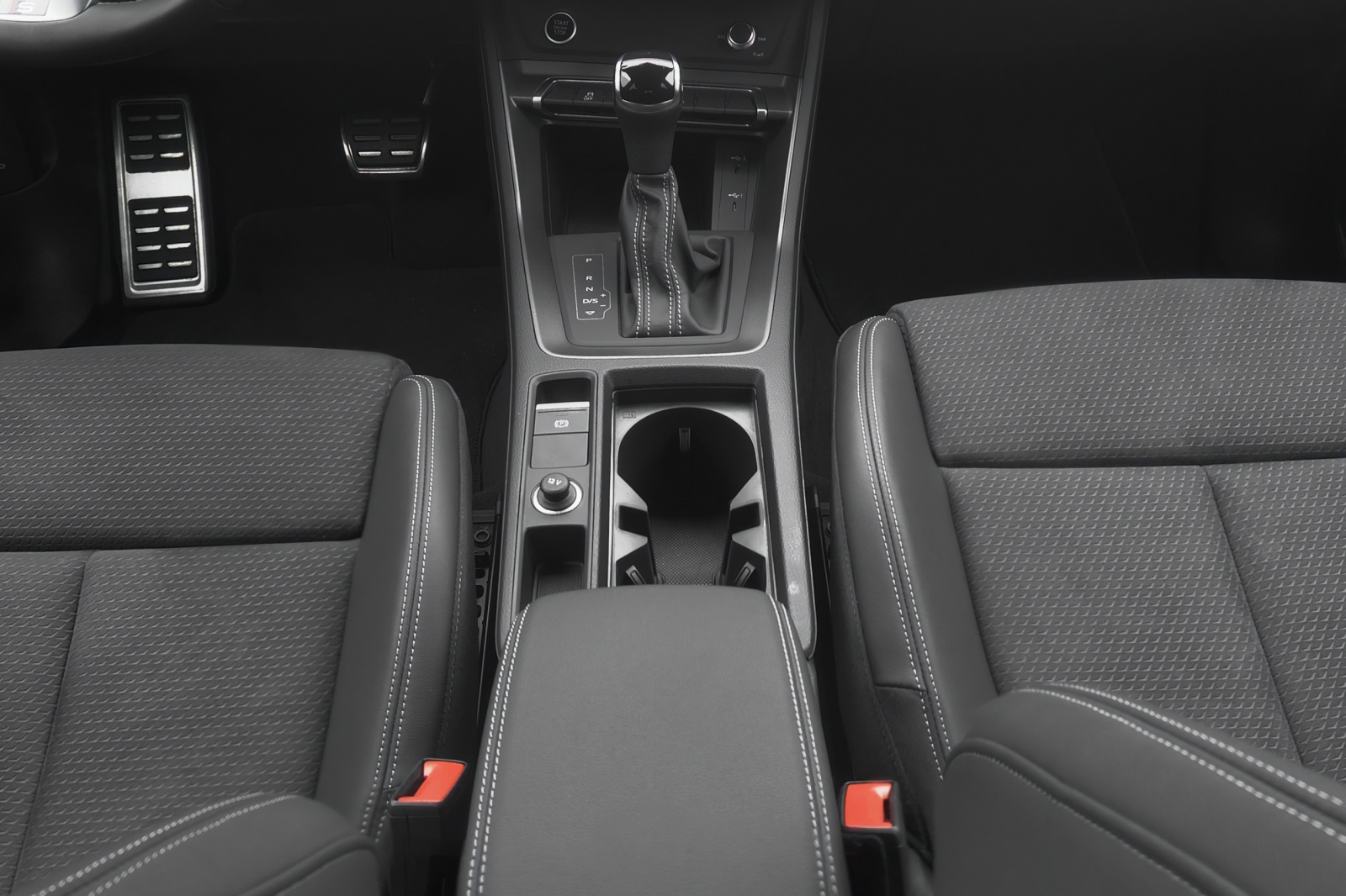 AUDI Q3 Sportback 40 TDI S line quattro S-tronic-image-8