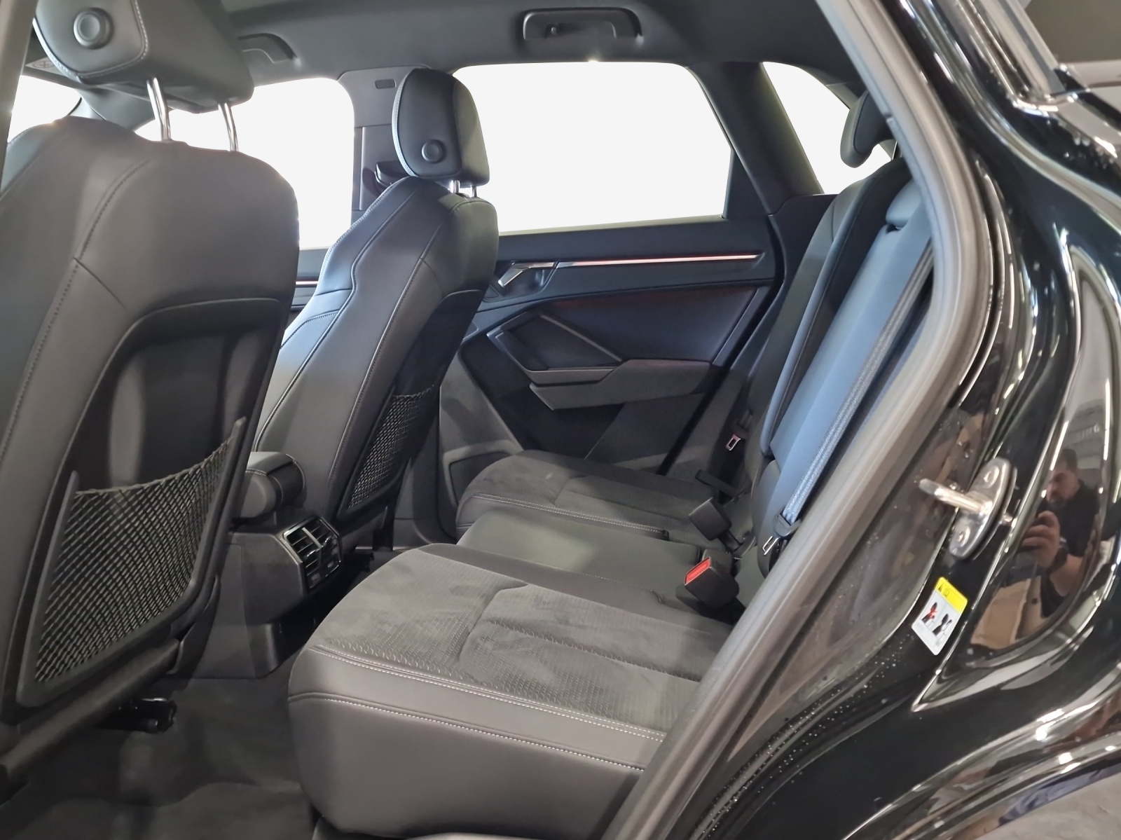 AUDI Q3 40 TDI S line quattro S-tronic-image-11