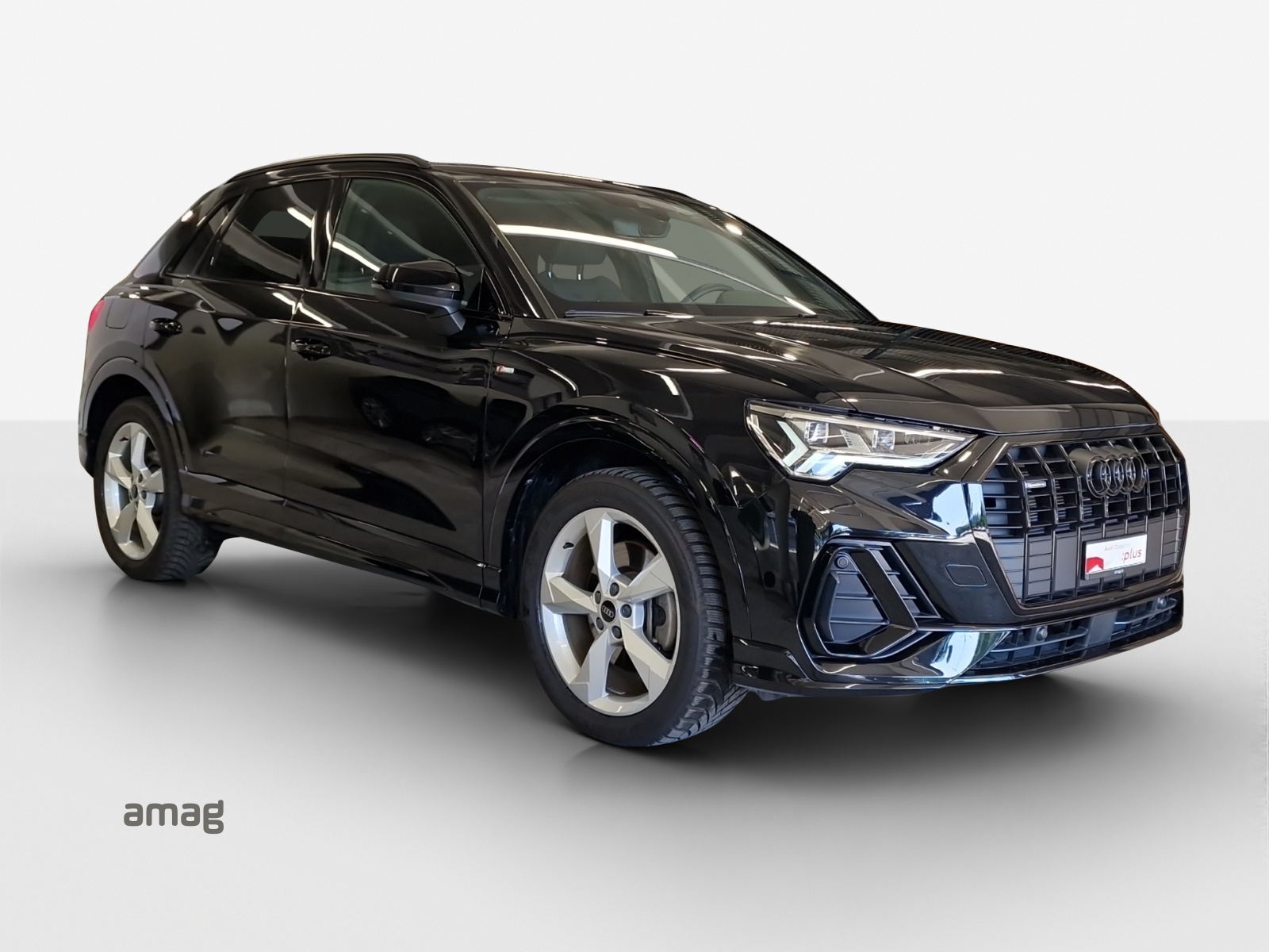 AUDI Q3 40 TDI S line quattro S-tronic-image-5