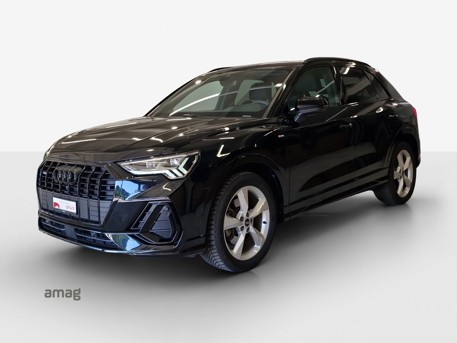 AUDI Q3 40 TDI S line quattro S-tronic-image-0