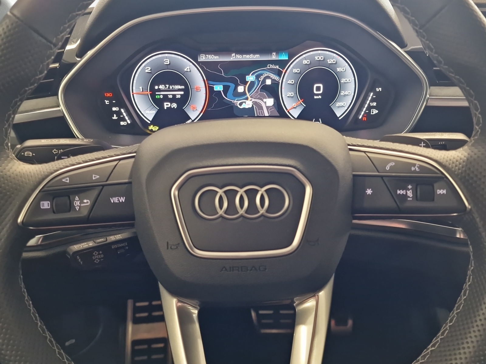 AUDI Q3 40 TDI S line quattro S-tronic-image-10