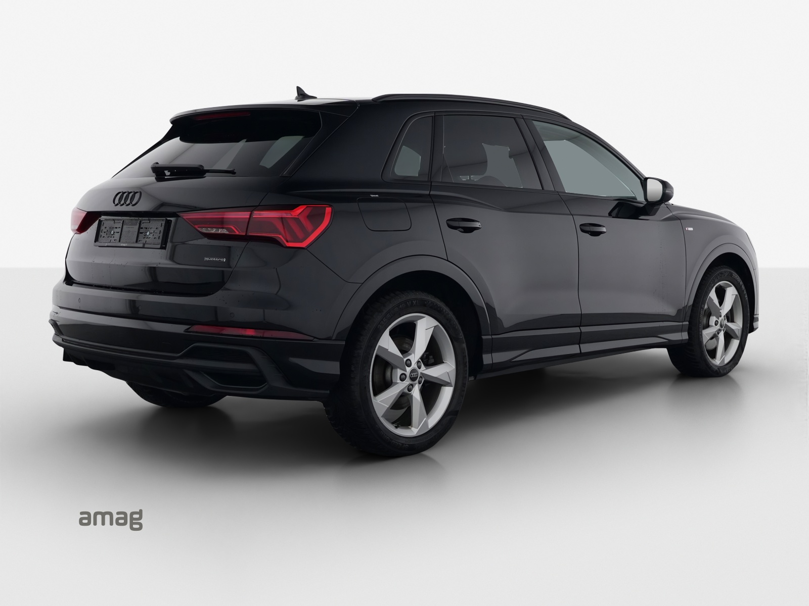 AUDI Q3 40 TDI S line quattro S-tronic-image-3