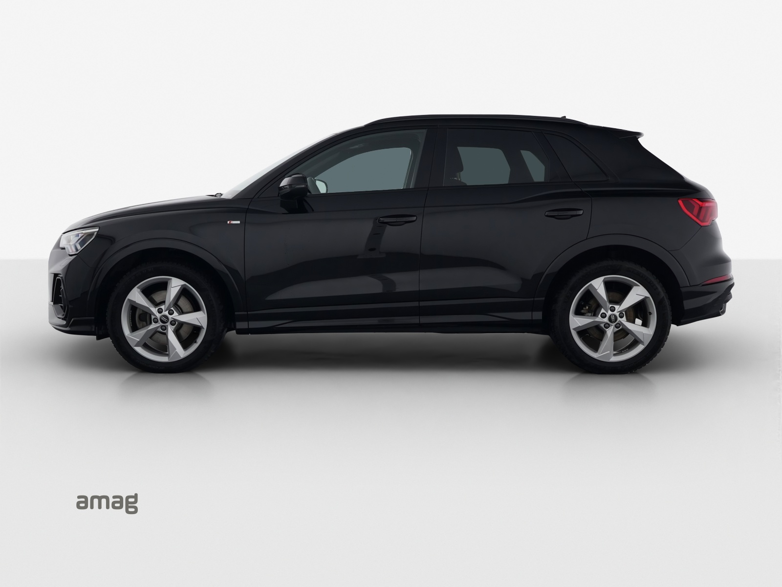 AUDI Q3 40 TDI S line quattro S-tronic-image-1