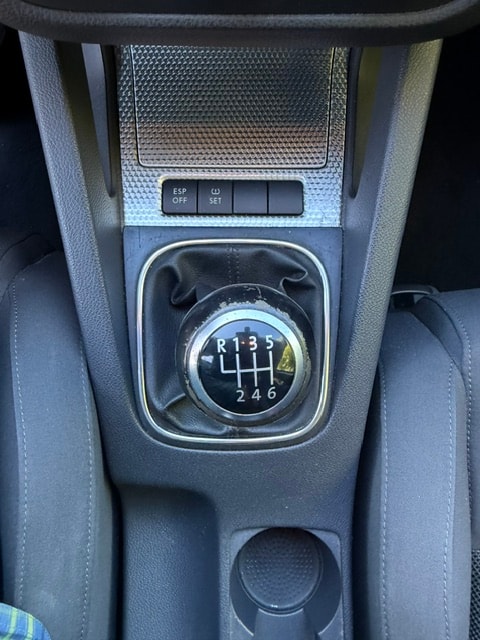 VW Golf R32 4Motion-image-11