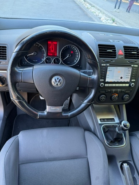VW Golf R32 4Motion-image-3