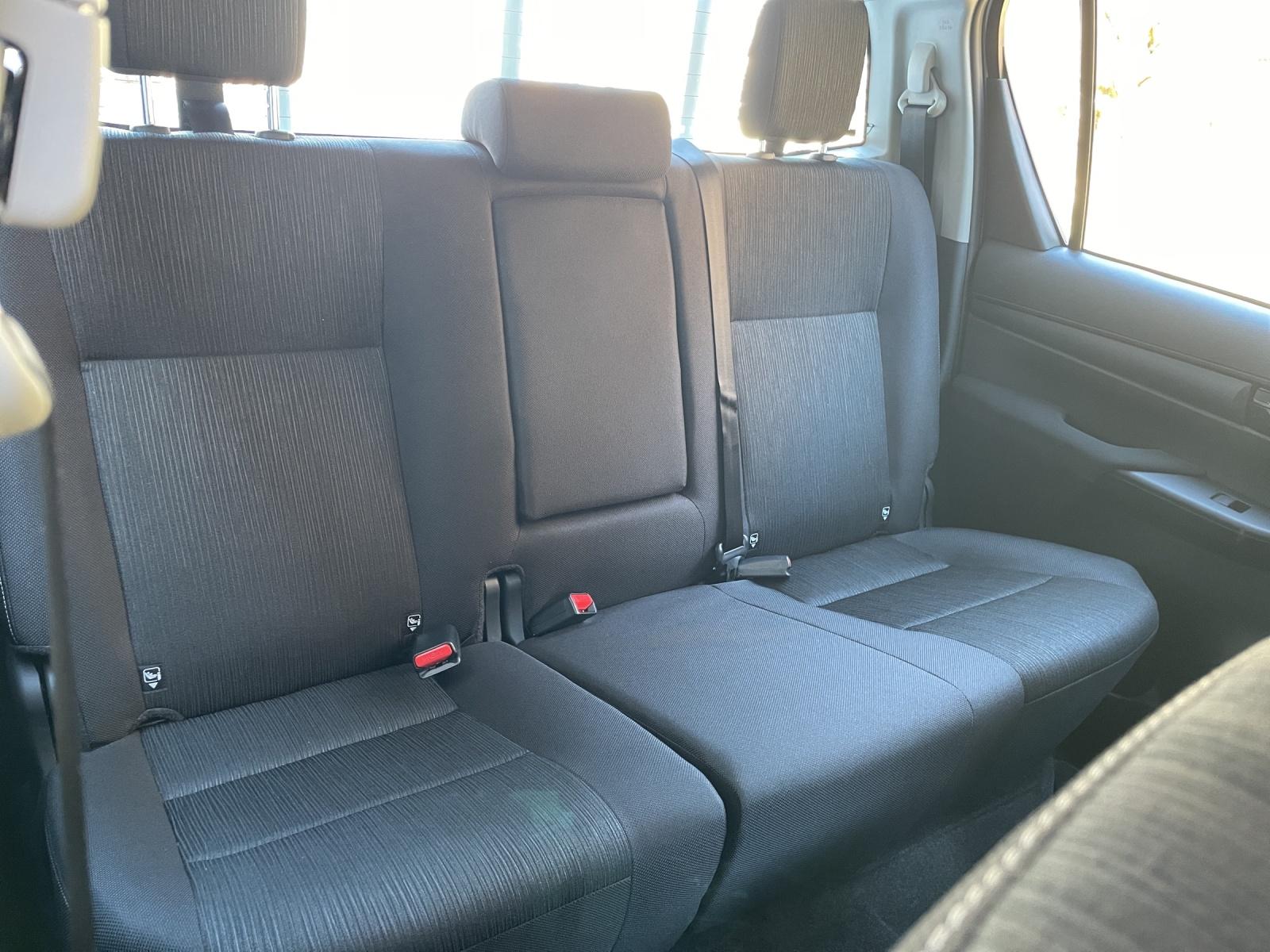 TOYOTA Hilux Double Cab.-Pick-up 2.8 D-4D 204 Comfort-image-15