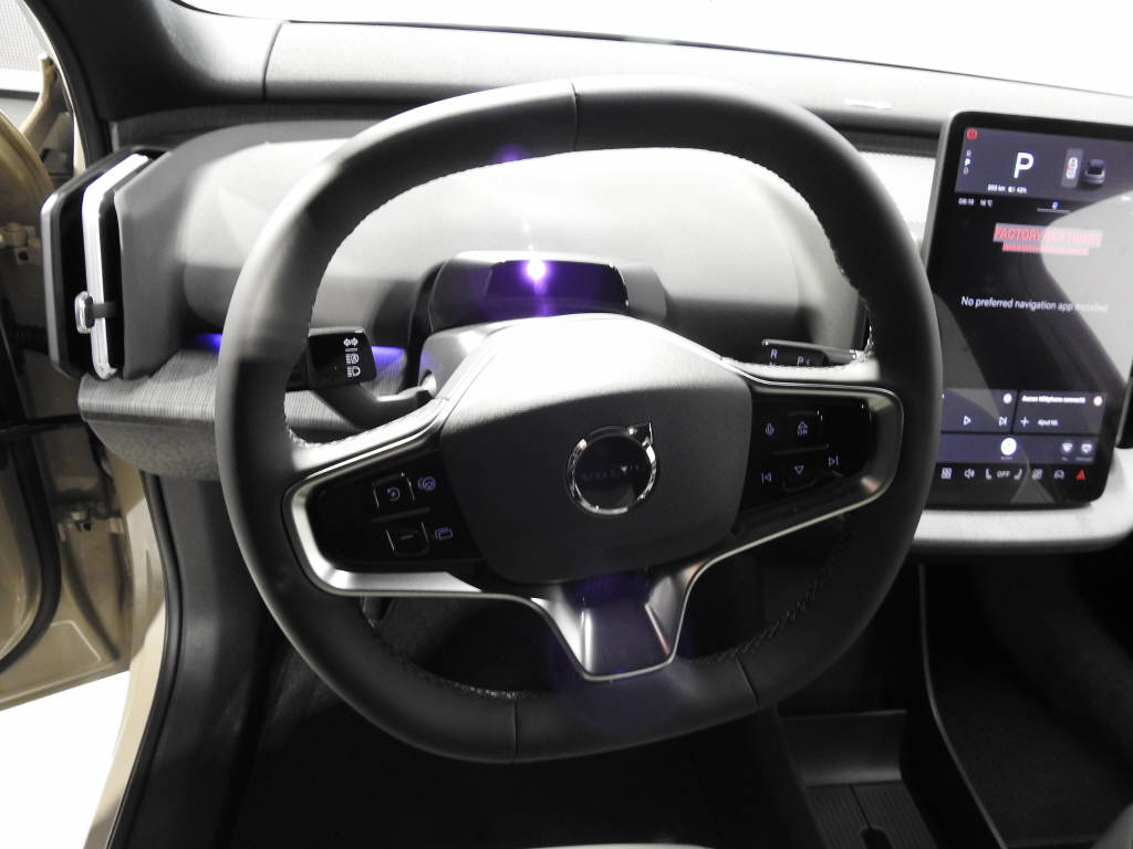 VOLVO EX 30 E60 Plus-image-6