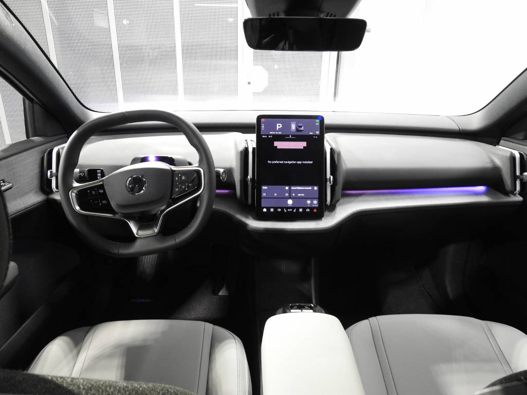 VOLVO EX 30 E60 Plus-image-8