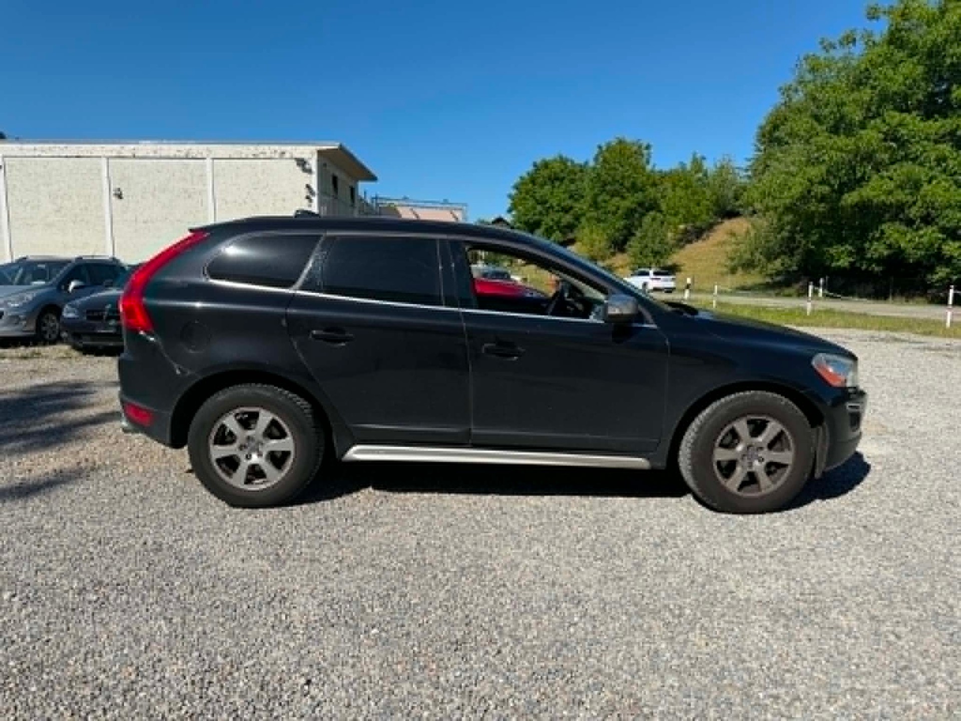 VOLVO XC60 D5 AWD Momentum Geartronic-image-4
